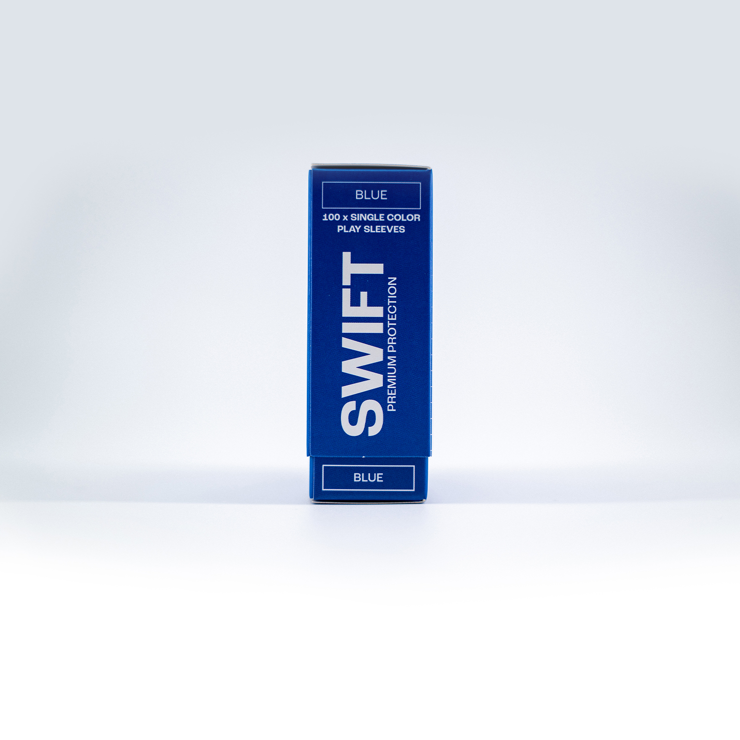 Blaue Schachtel mit "SWIFT PREMIUM PROTECTION" und "100 x SINGLE COLOR PLAY SLEEVES".