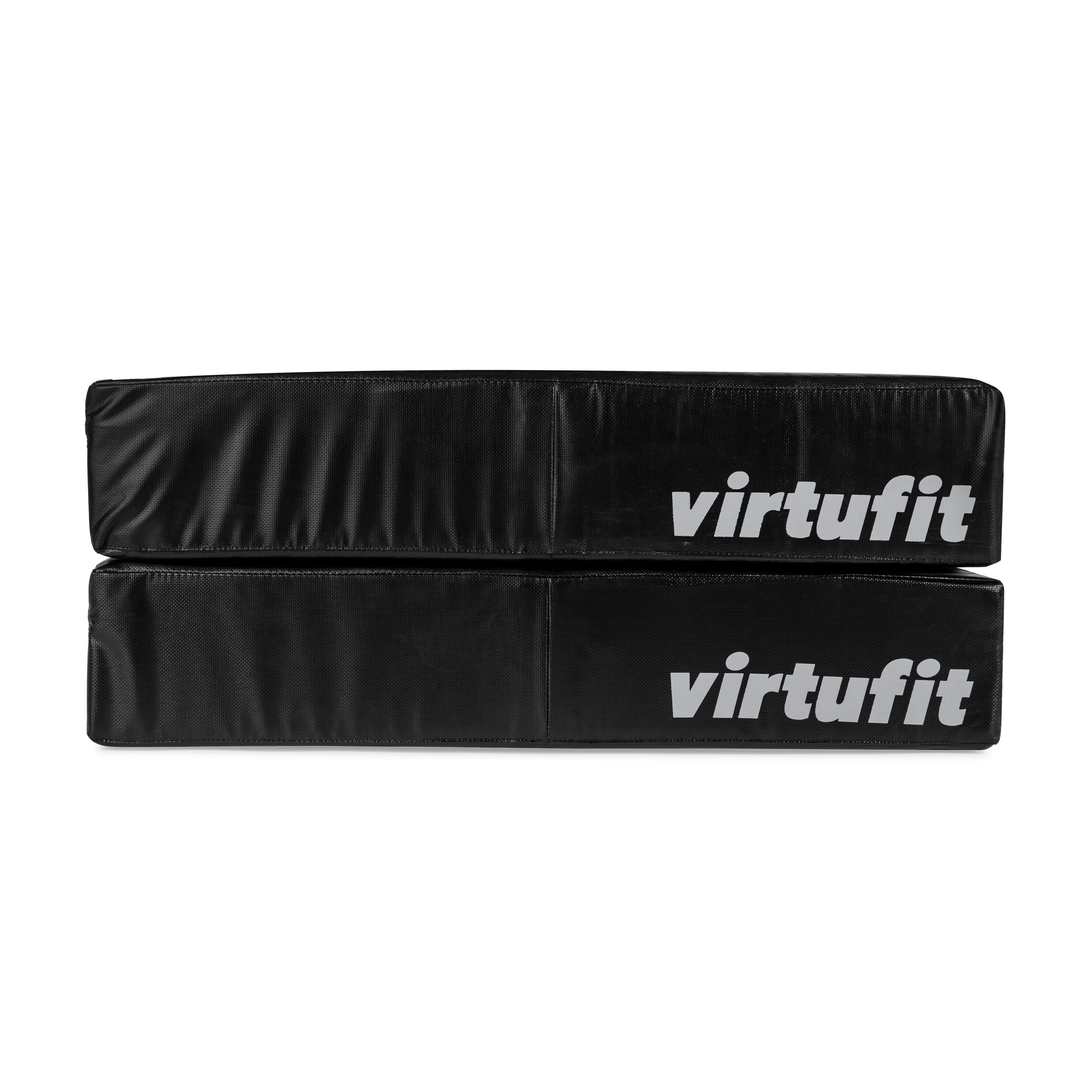 Zwei schwarze, rechteckige Polster mit dem weißen Logo "virtufit".