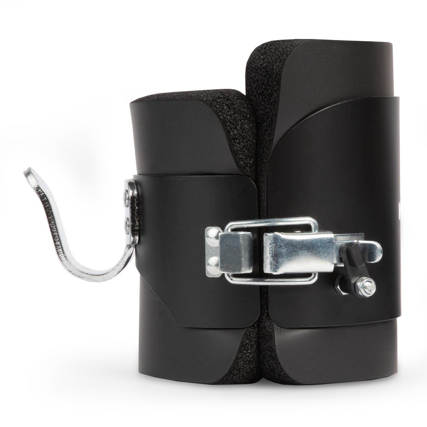 Schwarze Trainingsstiefel mit Schnallen und Haken, gefüttert mit Schaumstoff.