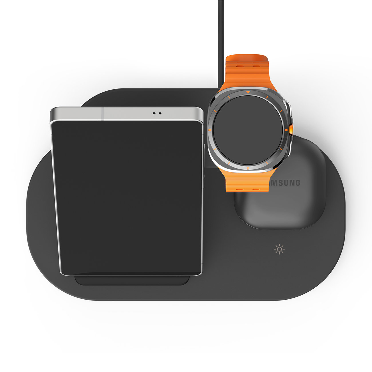 Ein Smartphone, eine Smartwatch mit orangem Armband und Kopfhörer auf Ladestation.