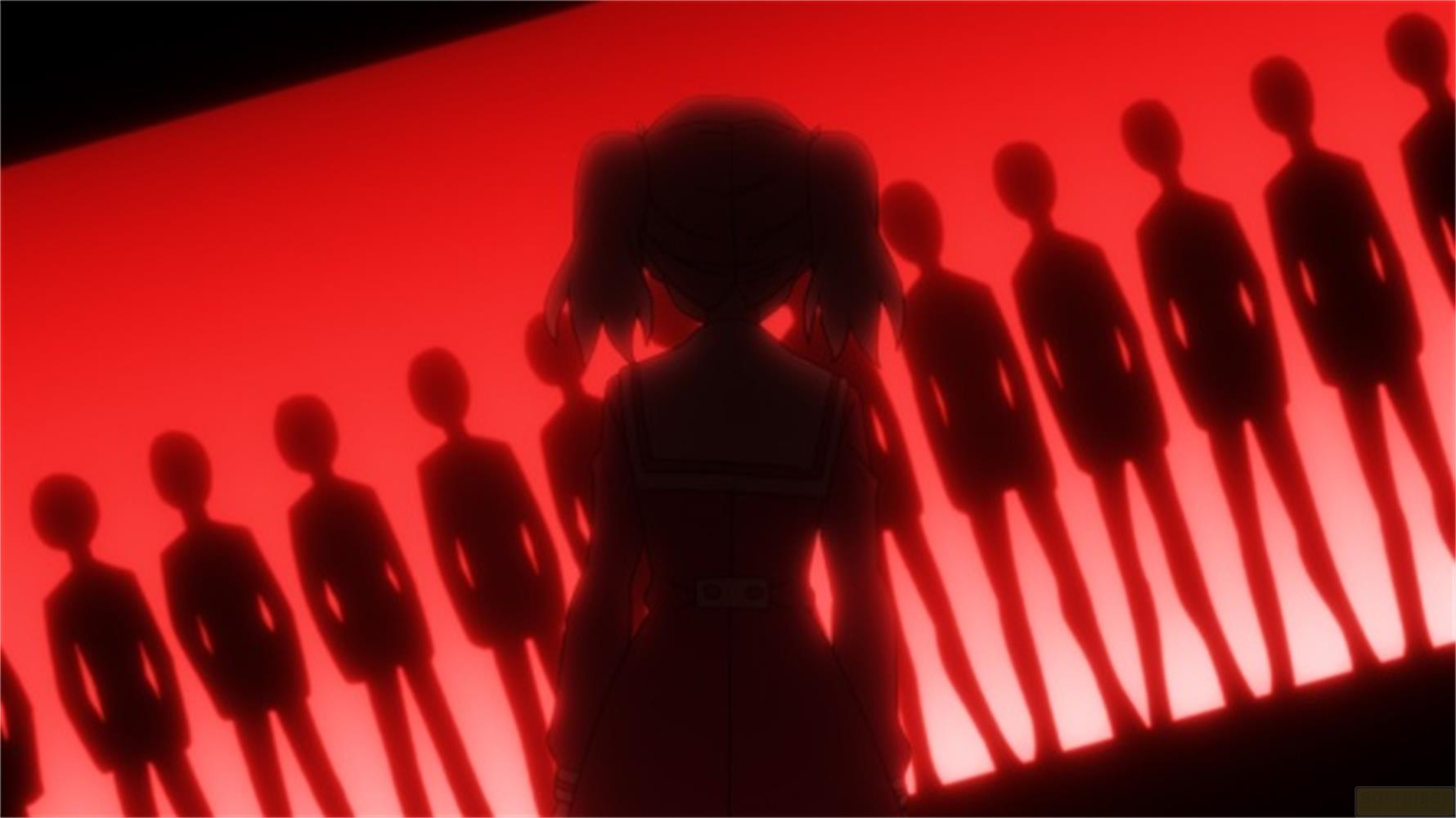 Una figura con codini sta davanti a una fila di sagome controluce rossa.