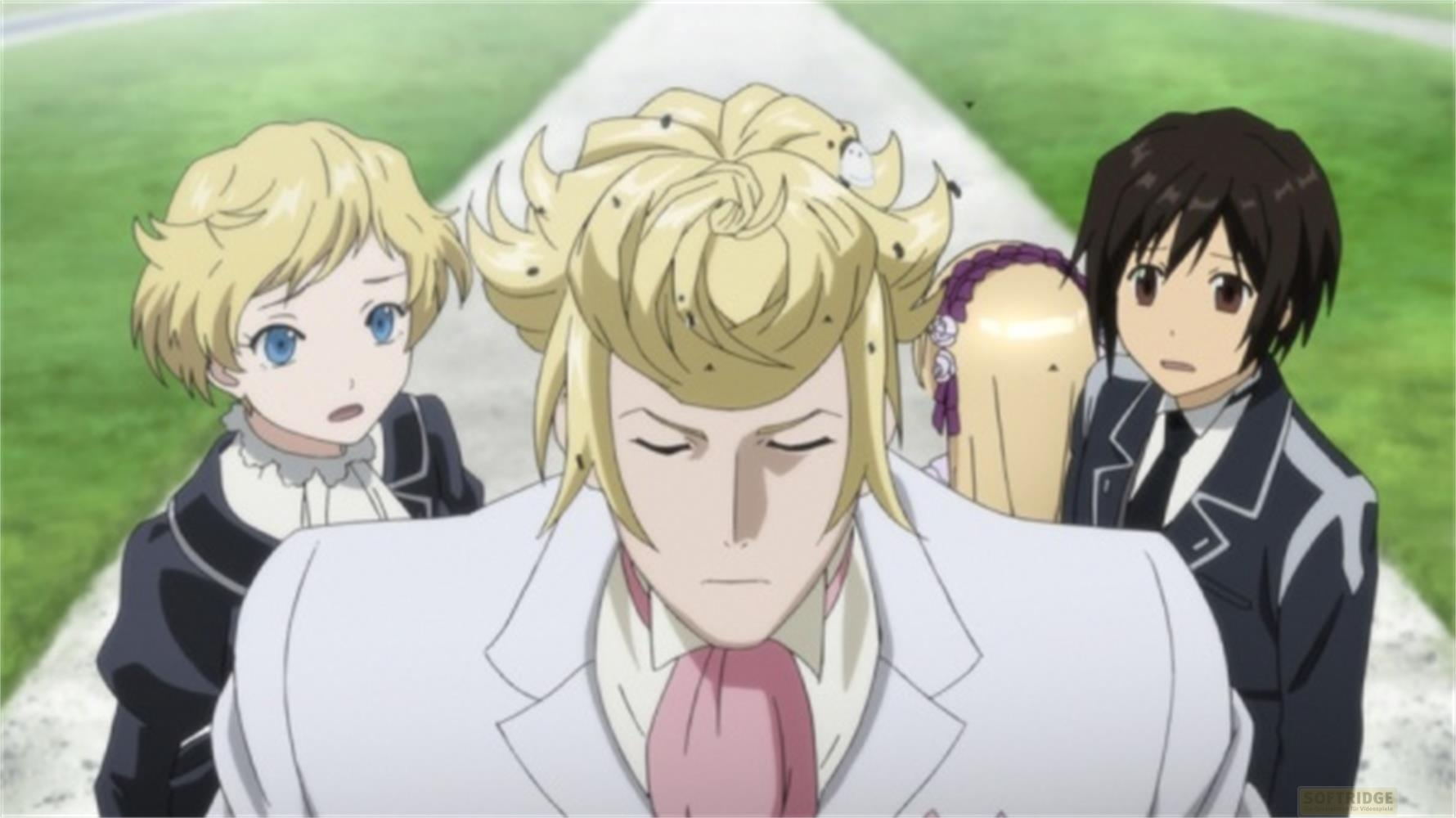 Quattro personaggi anime in abiti scuri su un sentiero con erba.