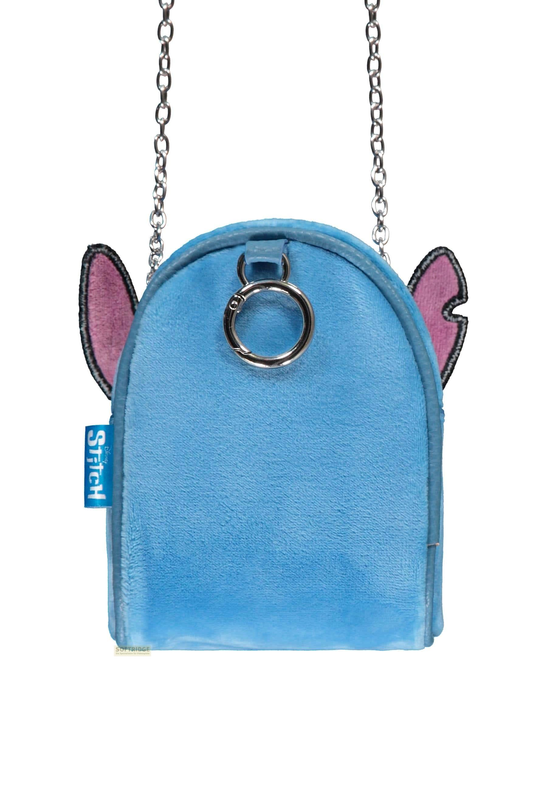 Una bolsa azul de Stitch con orejas rosas, cadena plateada y llavero.