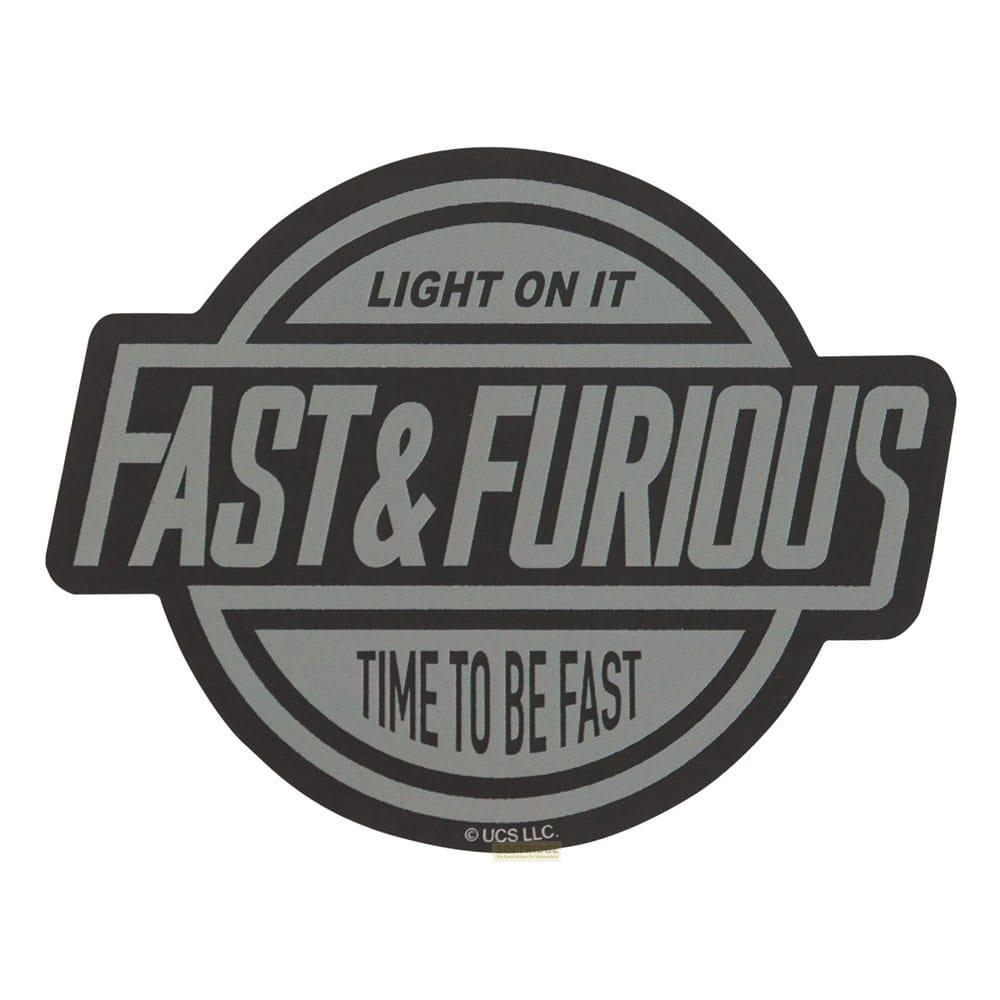 Logo mit "FAST & FURIOUS" Schriftzug, "LIGHT ON IT" und "TIME TO BE FAST".