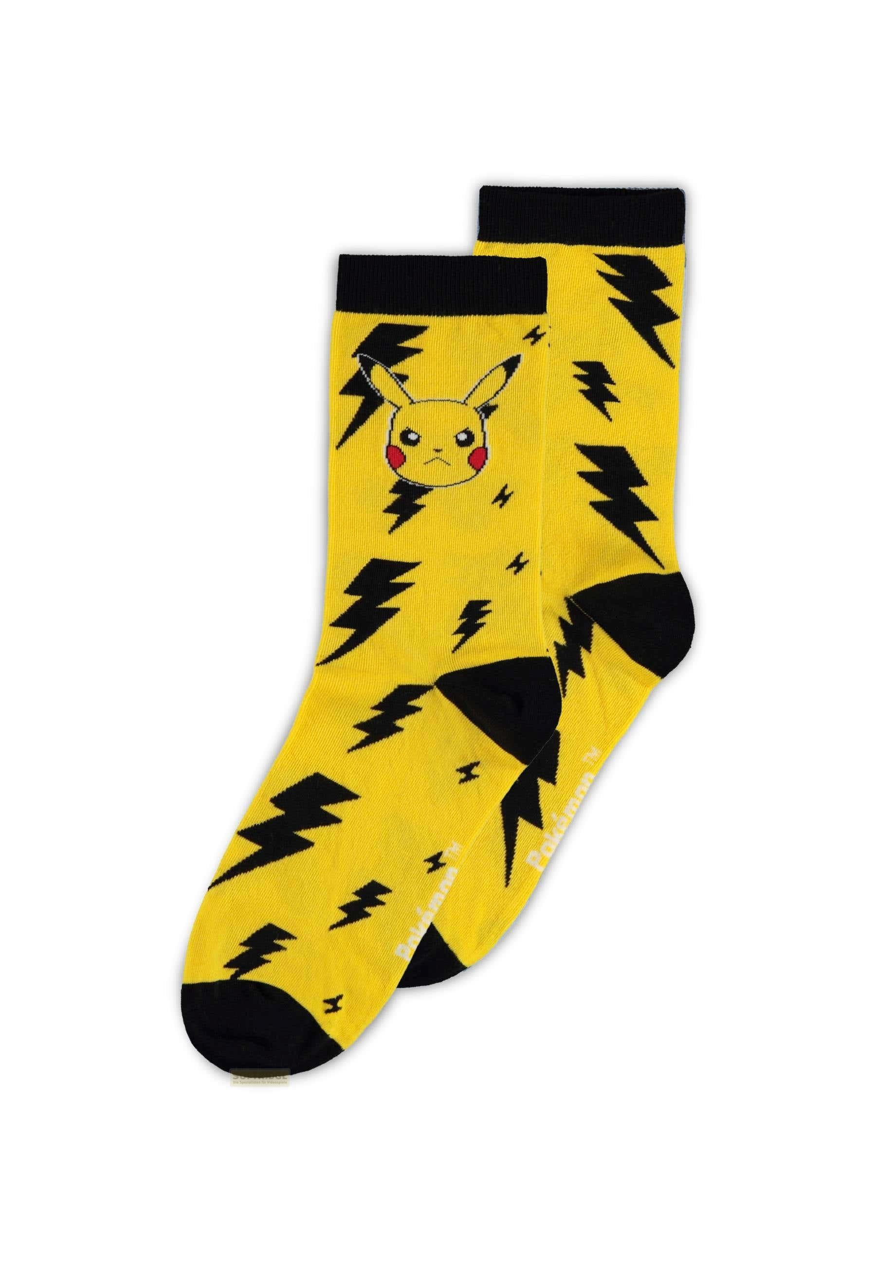 Calcetines amarillos con cara de Pikachu negra y patrón de rayo.