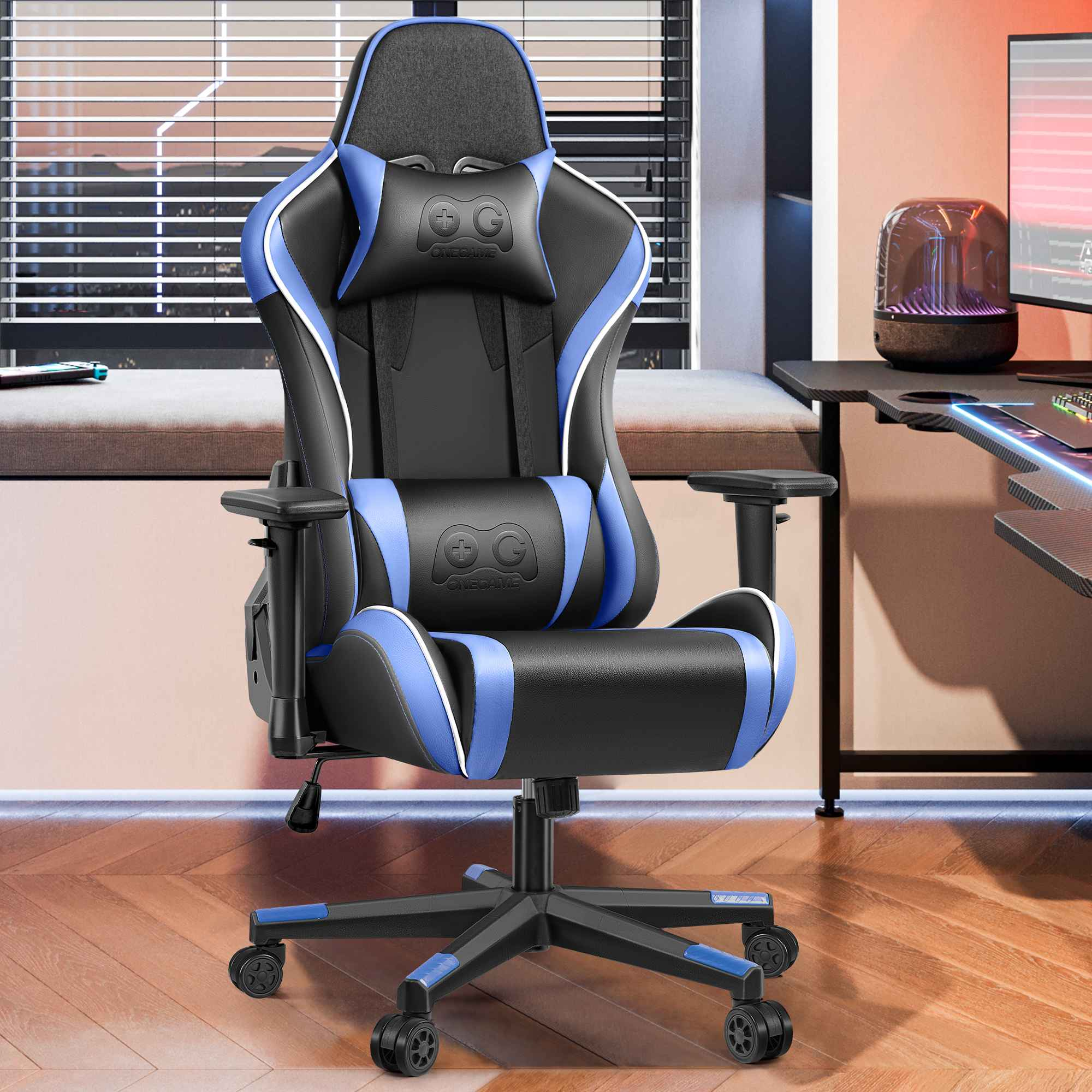 Schwarzer Gaming-Stuhl mit blauen Akzenten und Kopfstütze.