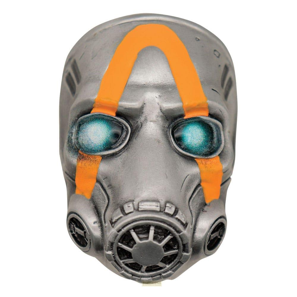 Eine silberne Maske mit orangen Akzenten und leuchtend blauen Augen.
