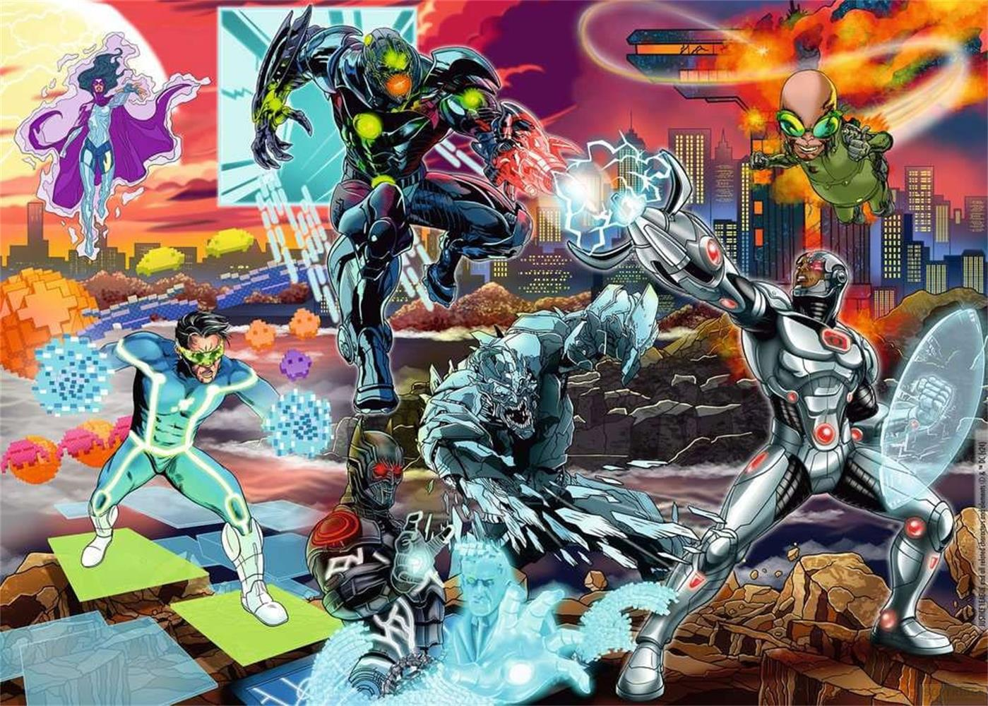 Supereroi combattono una minaccia aliena con uno skyline cittadino sullo sfondo.