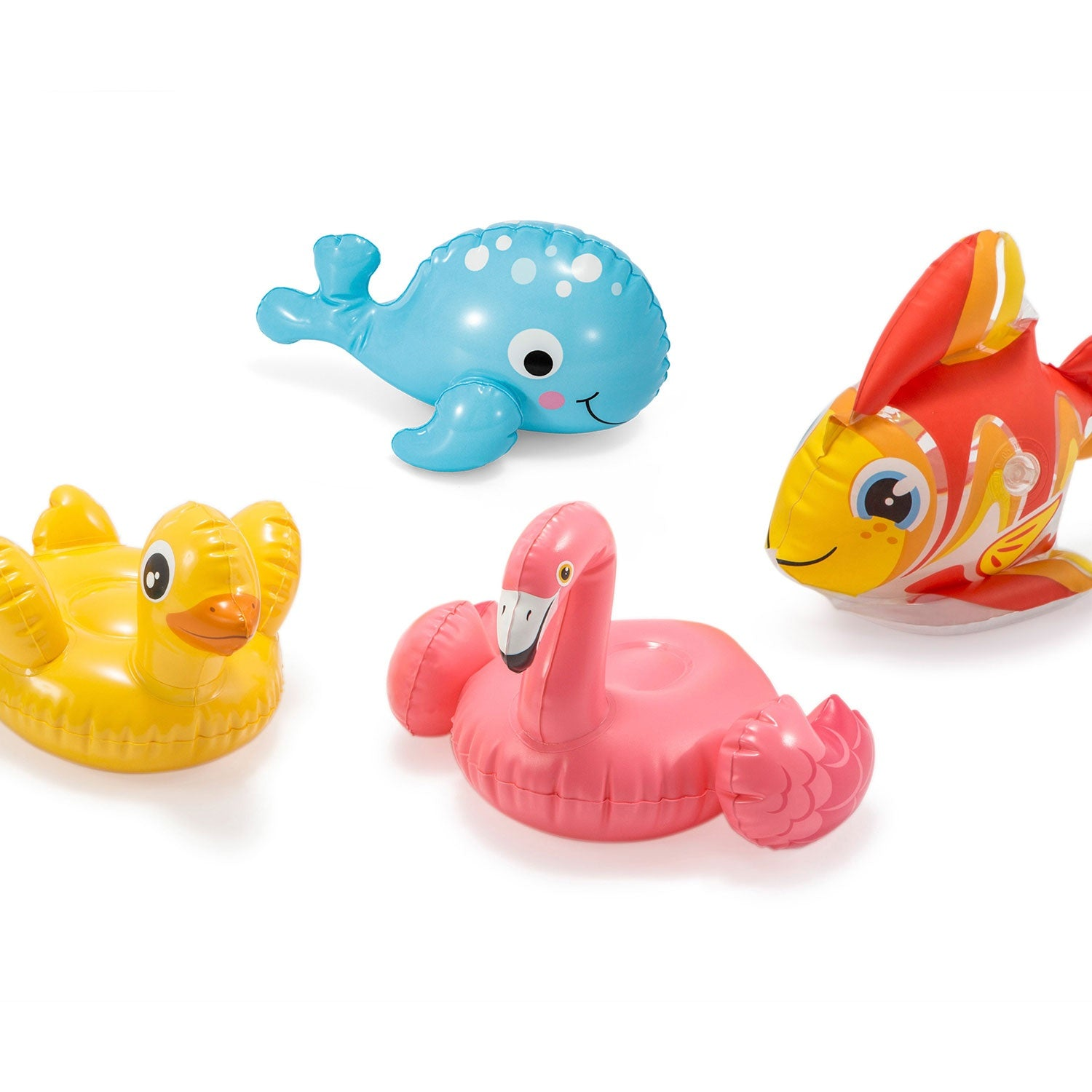Cuatro flotadores inflables: pato, ballena, flamenco y pez sobre fondo blanco.