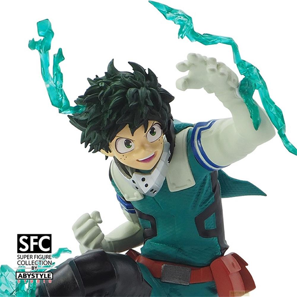 Anime-Figur mit grünen Haaren und blau-grünem Anzug, von grünen Blitzen umgeben.