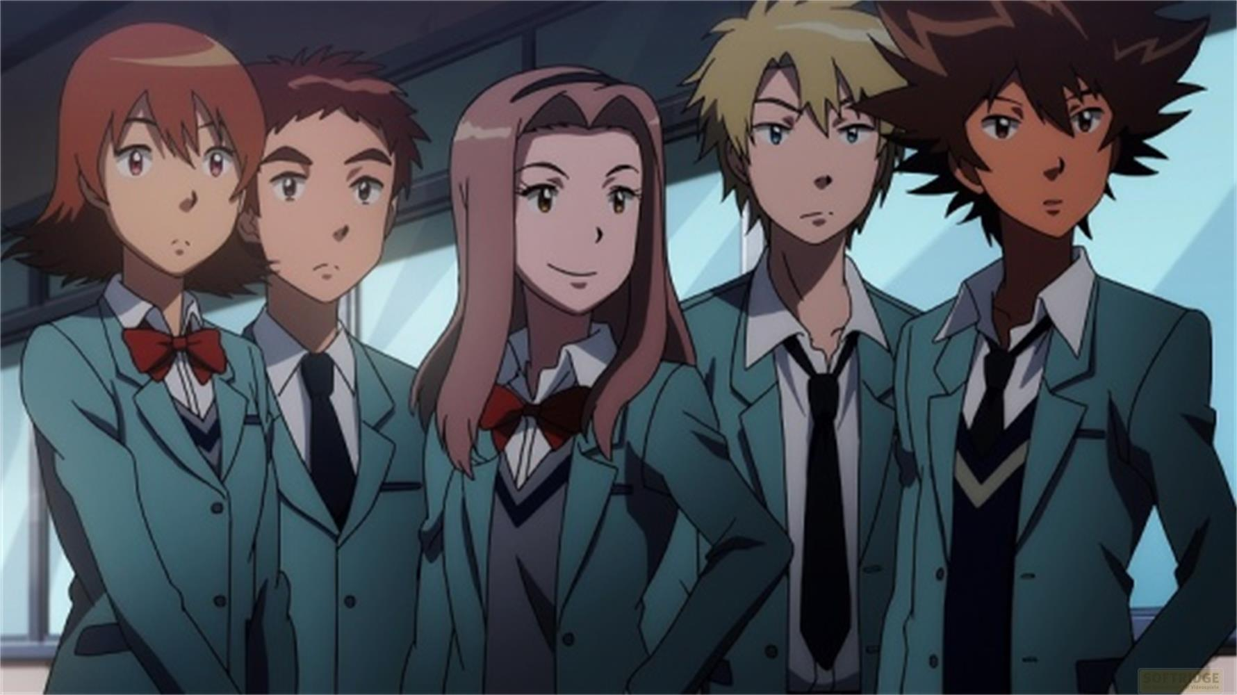 Cinque adolescenti anime in uniforme scolastica fianco a fianco.