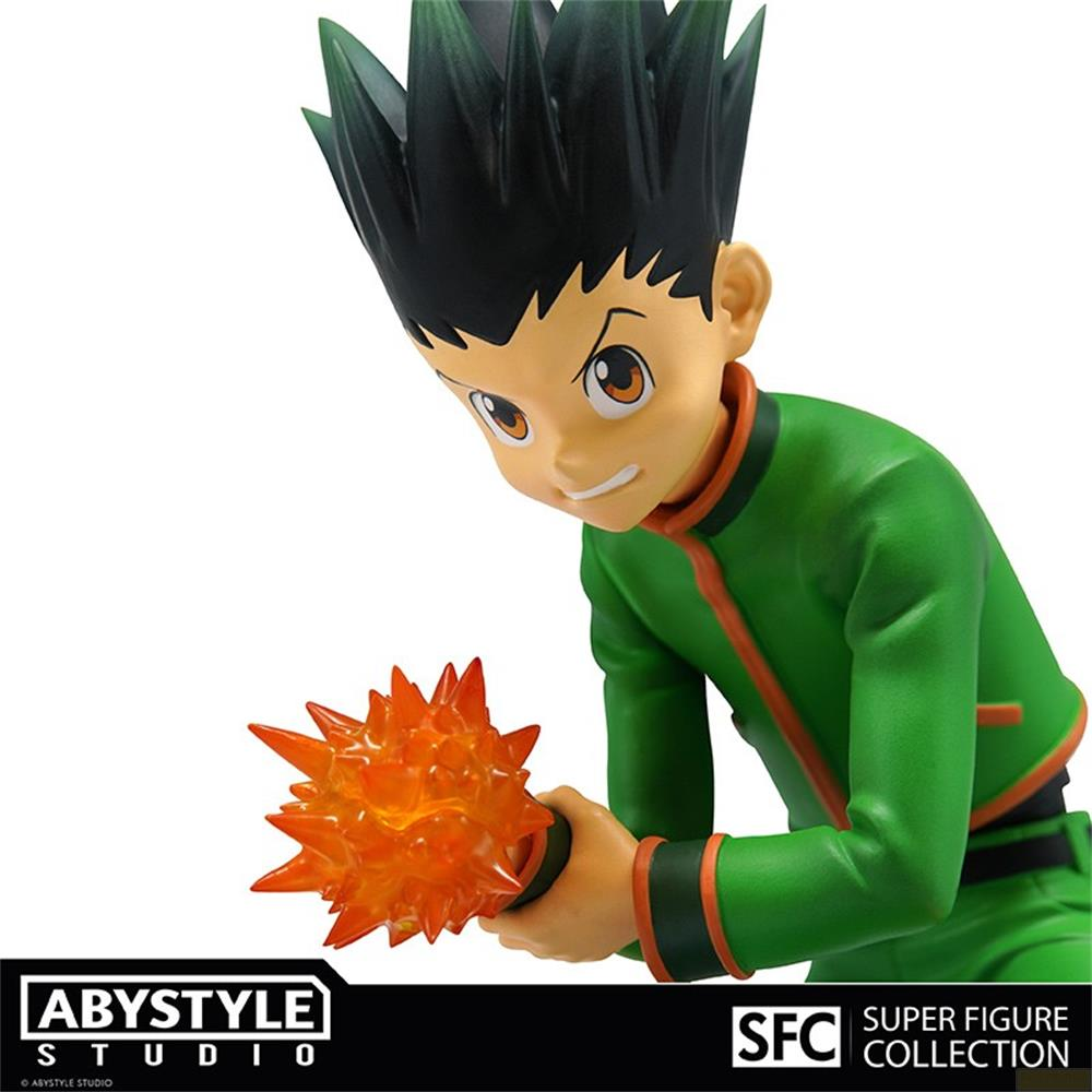 Eine Anime-Figur in Grün hält eine orangefarbene Energieexplosion.