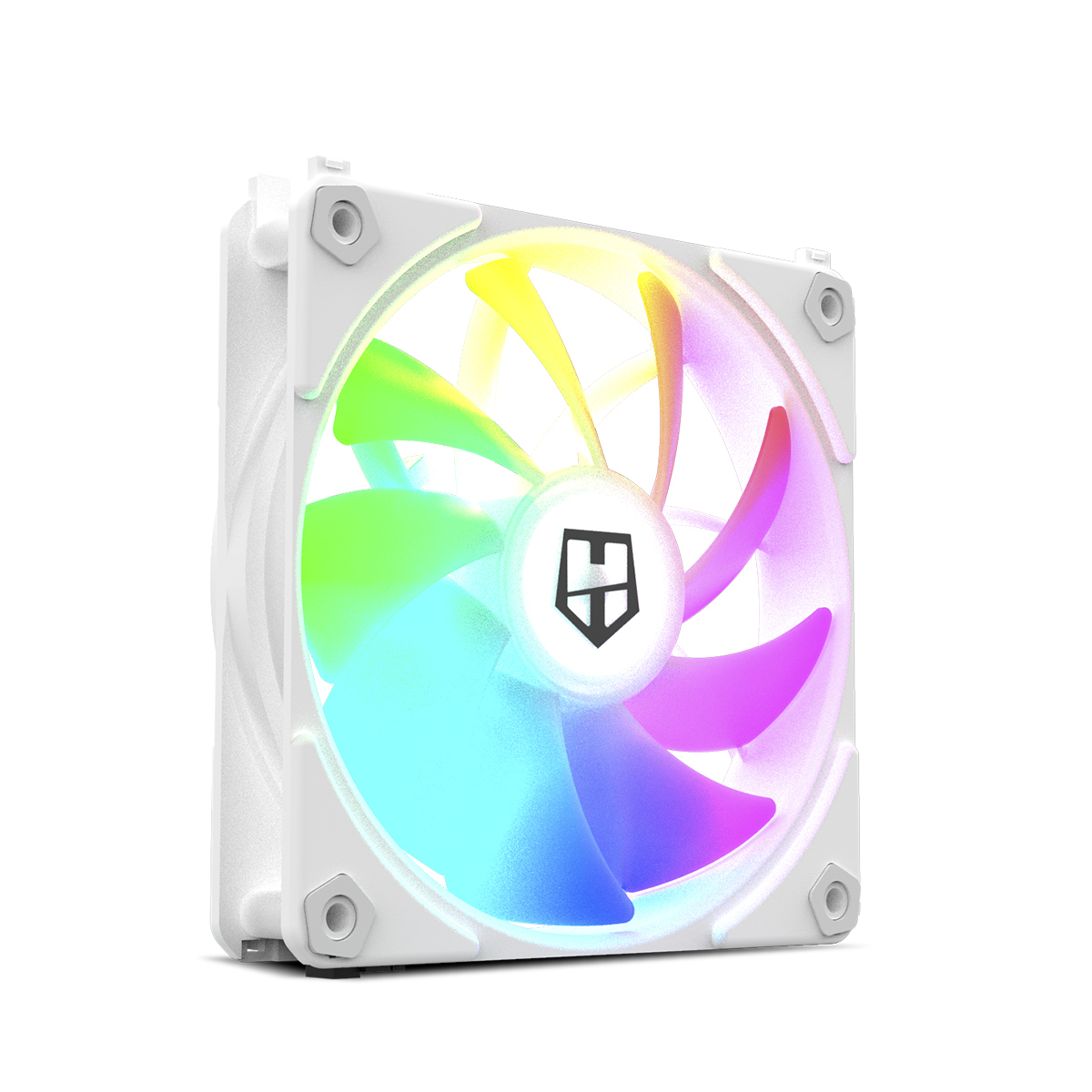 Ein weißer PC-Lüfter mit bunten RGB-LEDs auf den Rotorblättern und einem schwarzen Logo.