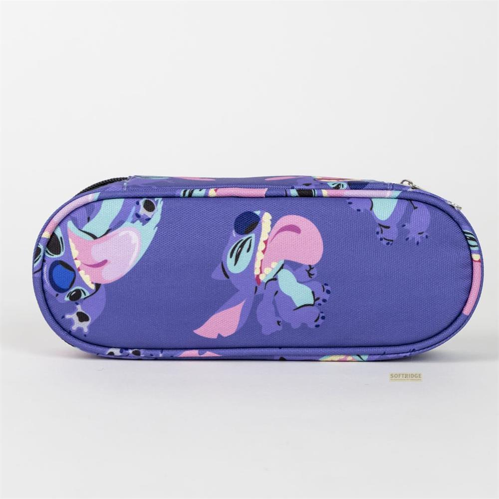 Estuche morado con figuras de Stitch en azul y rosa.