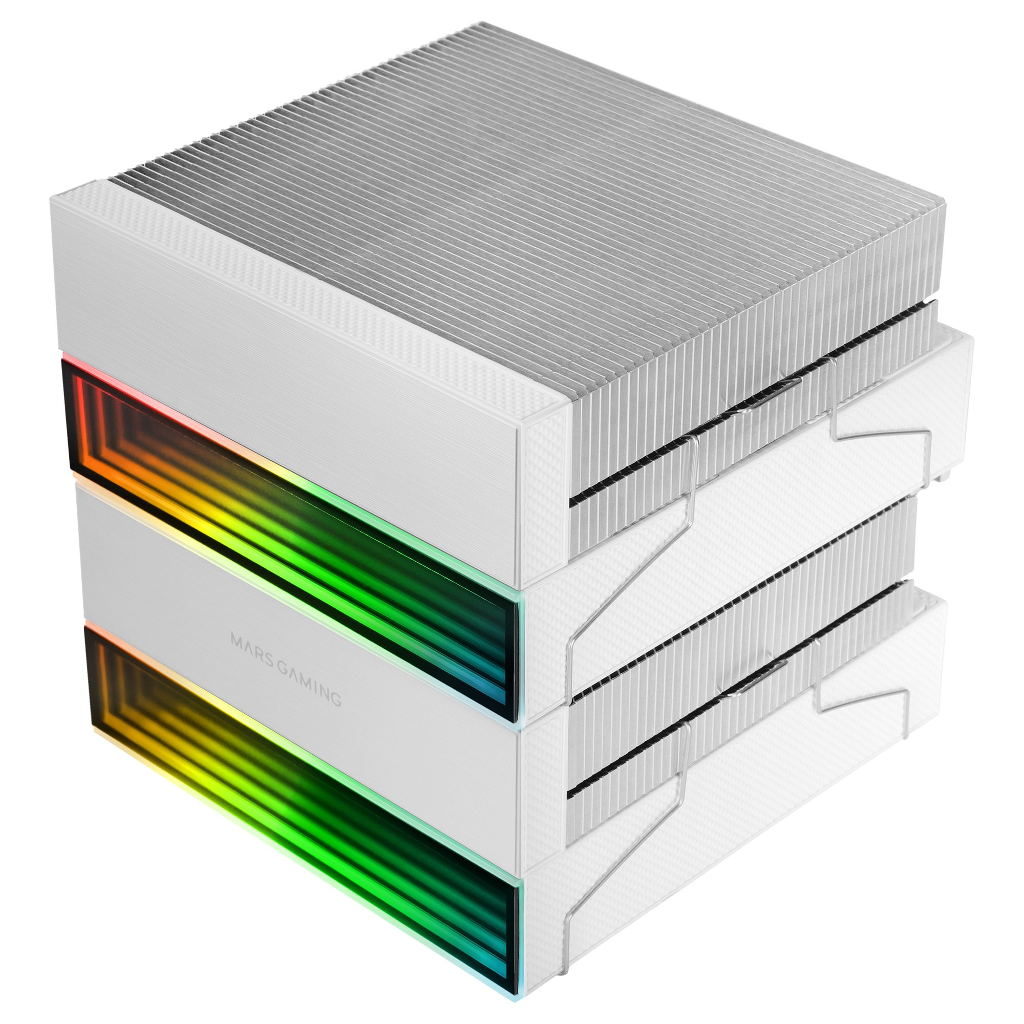 Un ventilador de PC blanco con iluminación RGB y disipadores plateados.