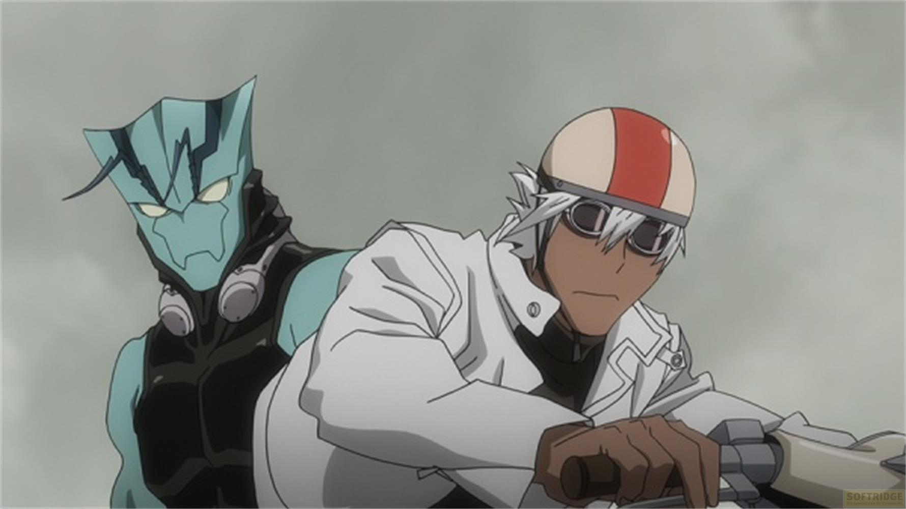 Due personaggi anime in moto, uno con casco, l'altro con testa blu.
