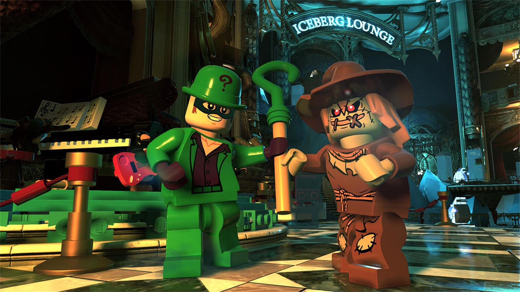 Deux figurines Lego, Riddler et Scarecrow, se tiennent dans un salon avec 