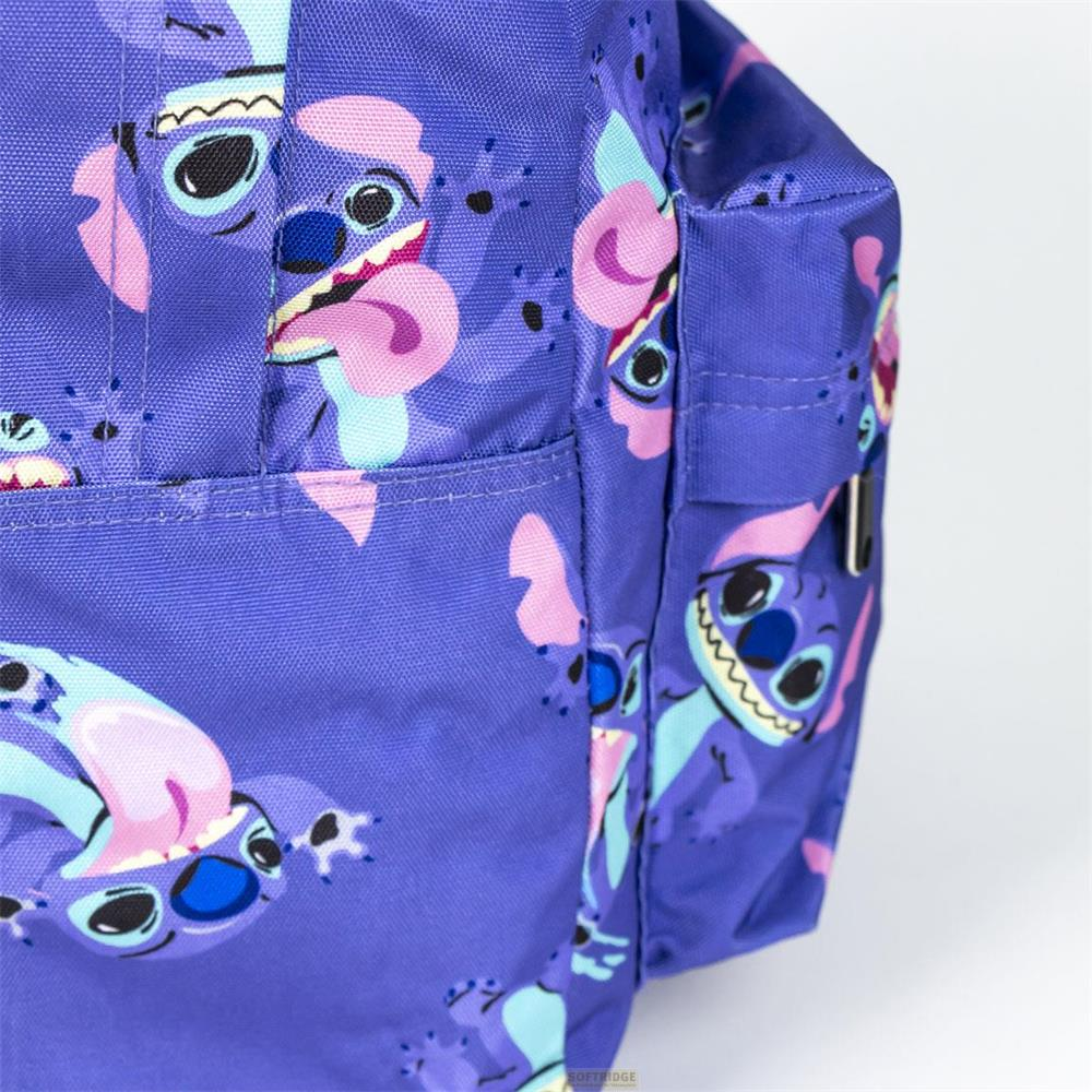Lila Rucksack mit Stitch-Aufdruck und Taschen.