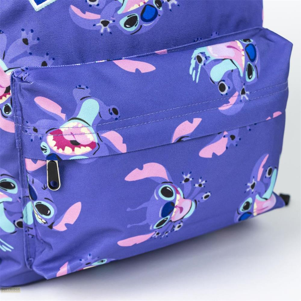 Lila Rucksack mit Stitch-Aufdruck und Reißverschlusstasche.