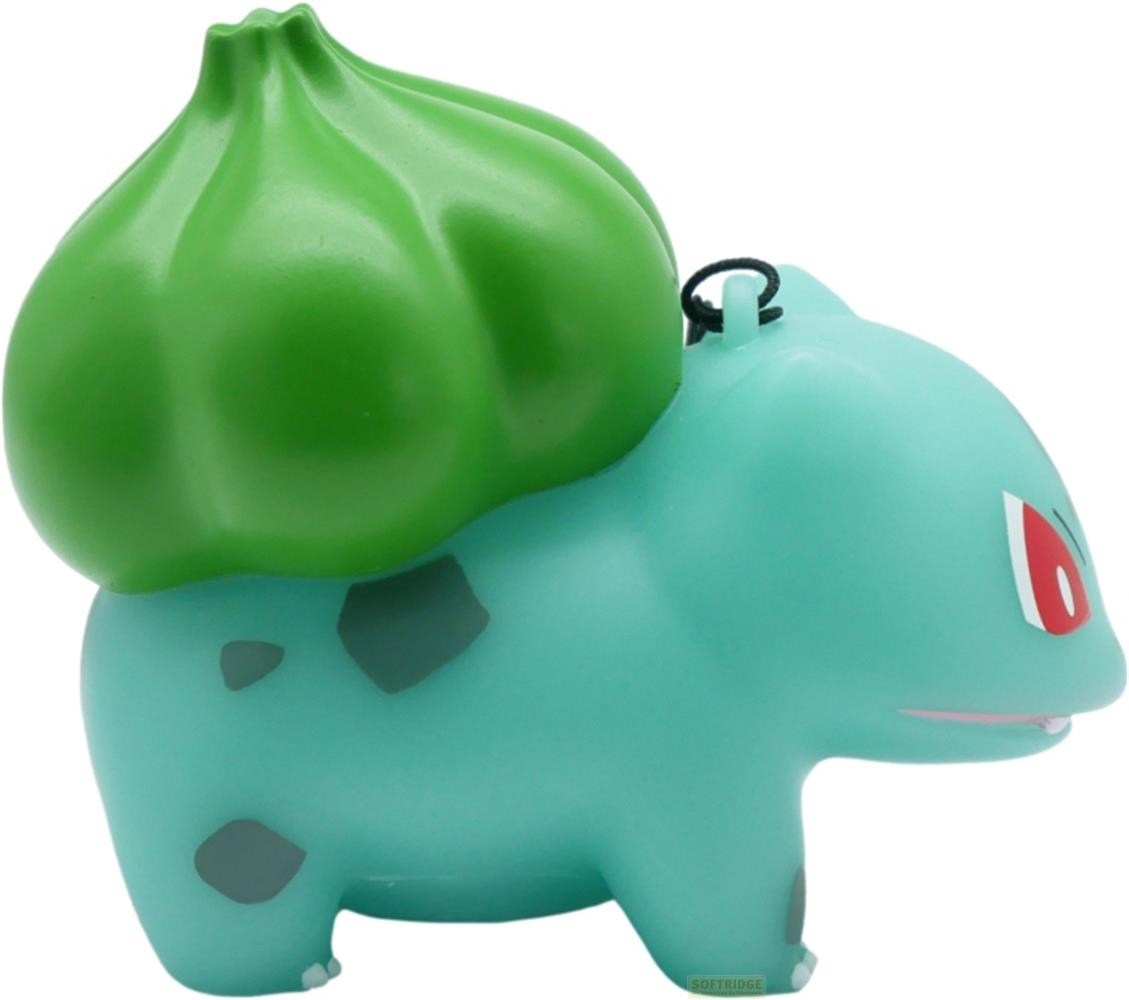 Eine hellgrüne Figur mit einer größeren dunkelgrünen Knospe auf dem Rücken.