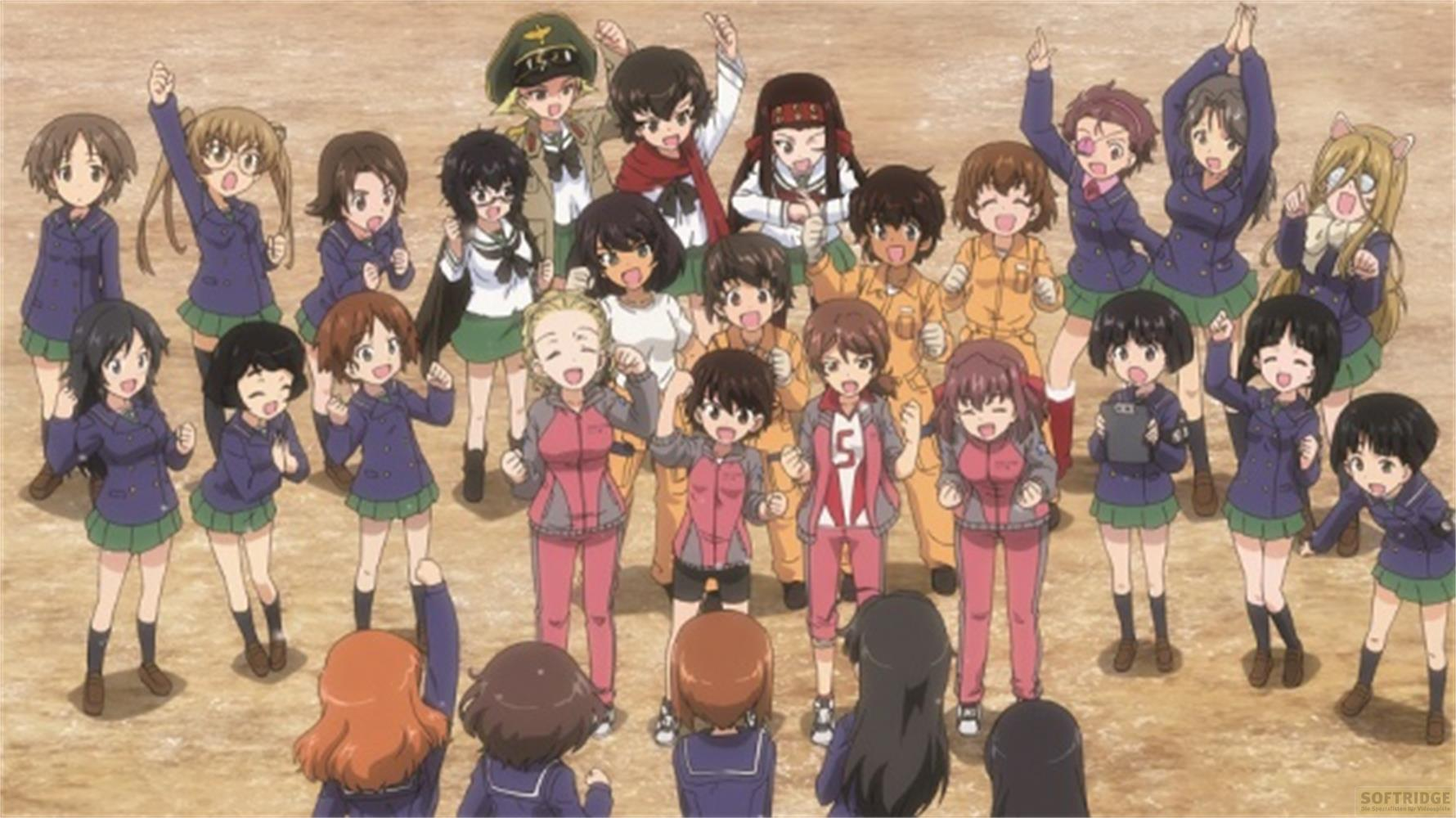 Gruppo di ragazze anime in uniforme posano per una foto, alcune in blu, altre in arancione.