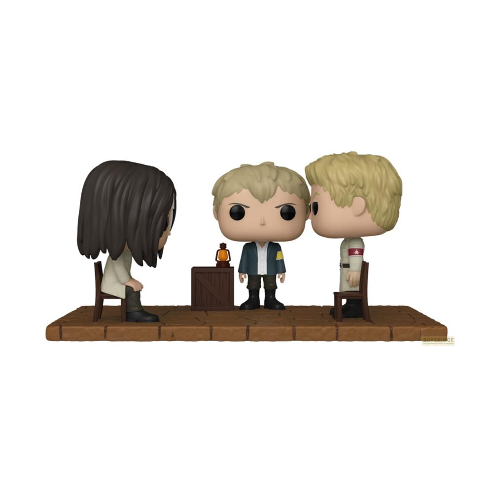 Drei Funko Pop Figuren auf einem Holzpodest mit Kiste und Laterne.