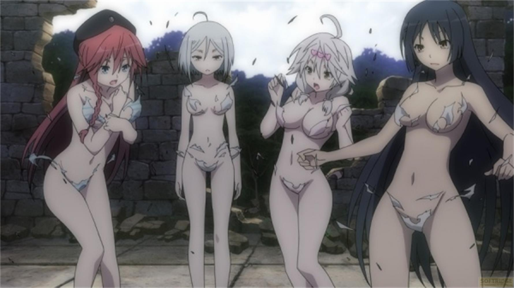 Quatre filles d'anime en vêtements déchirés devant un mur de pierre.