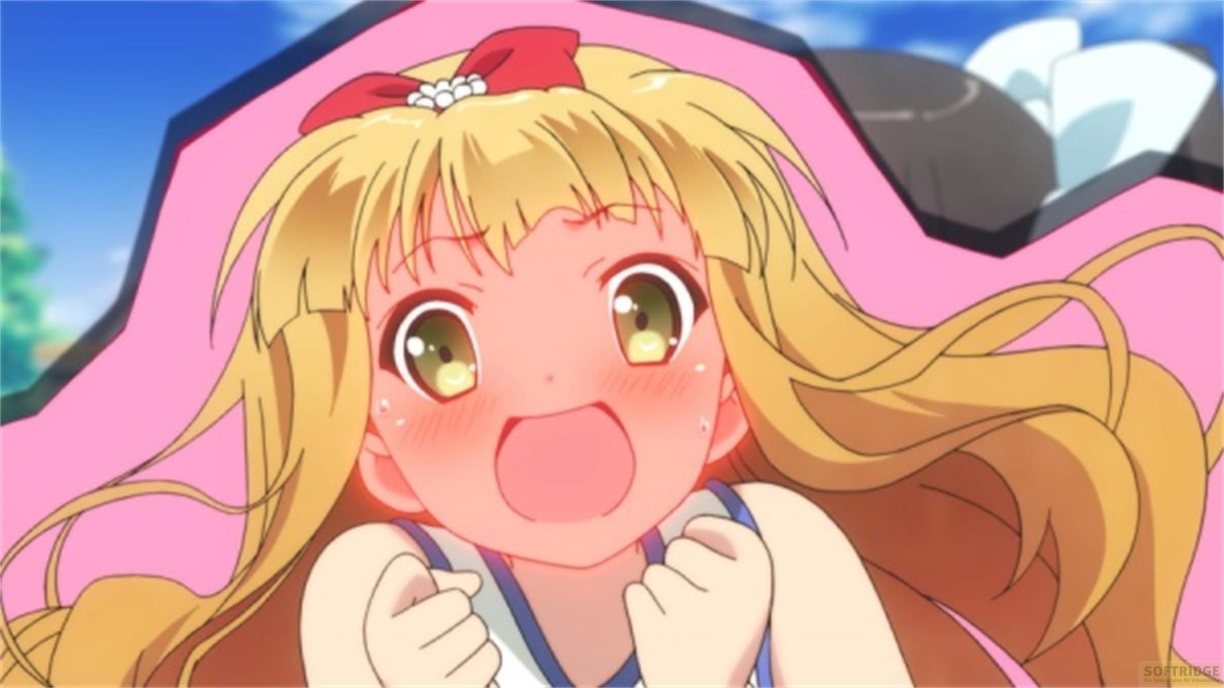 Una ragazza anime con capelli biondi e un fiocco rosso.