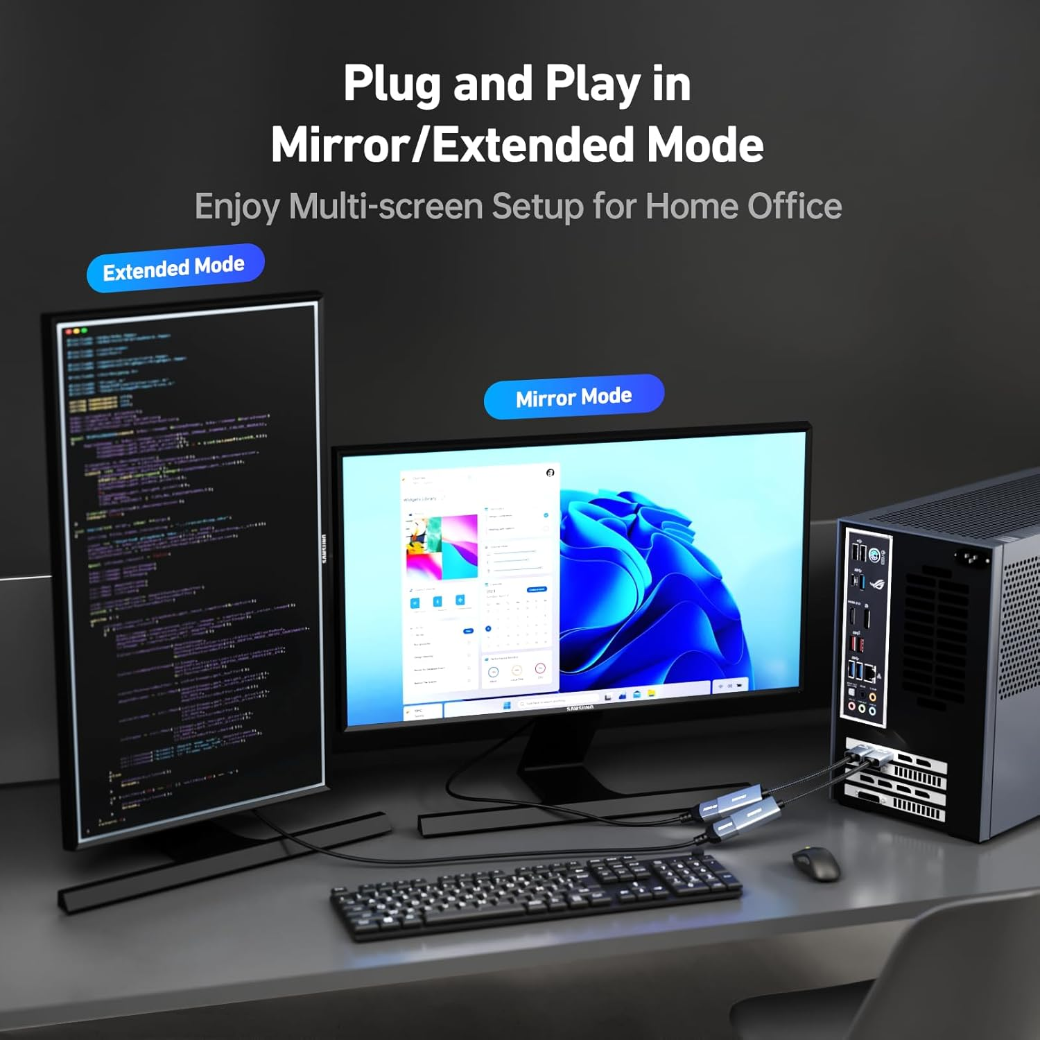Zwei Monitore, ein PC und Tastatur auf einem Schreibtisch im erweiterten und gespiegelten Modus.