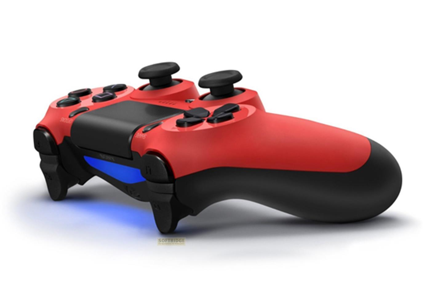 Ein roter und schwarzer Gaming-Controller mit leuchtend blauen Lichtern auf weißem Grund.