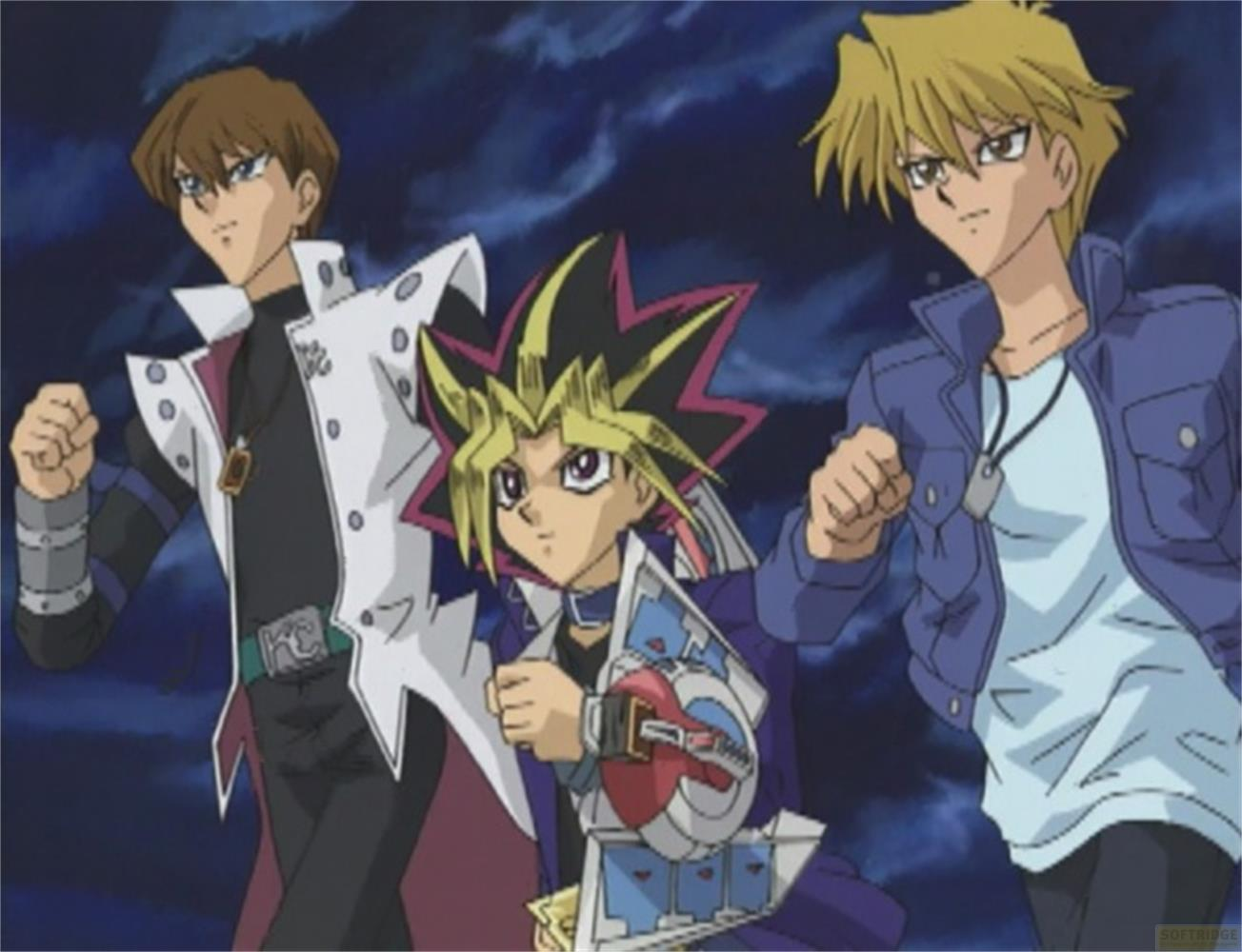 Tre personaggi anime in primo piano, Yugi al centro.