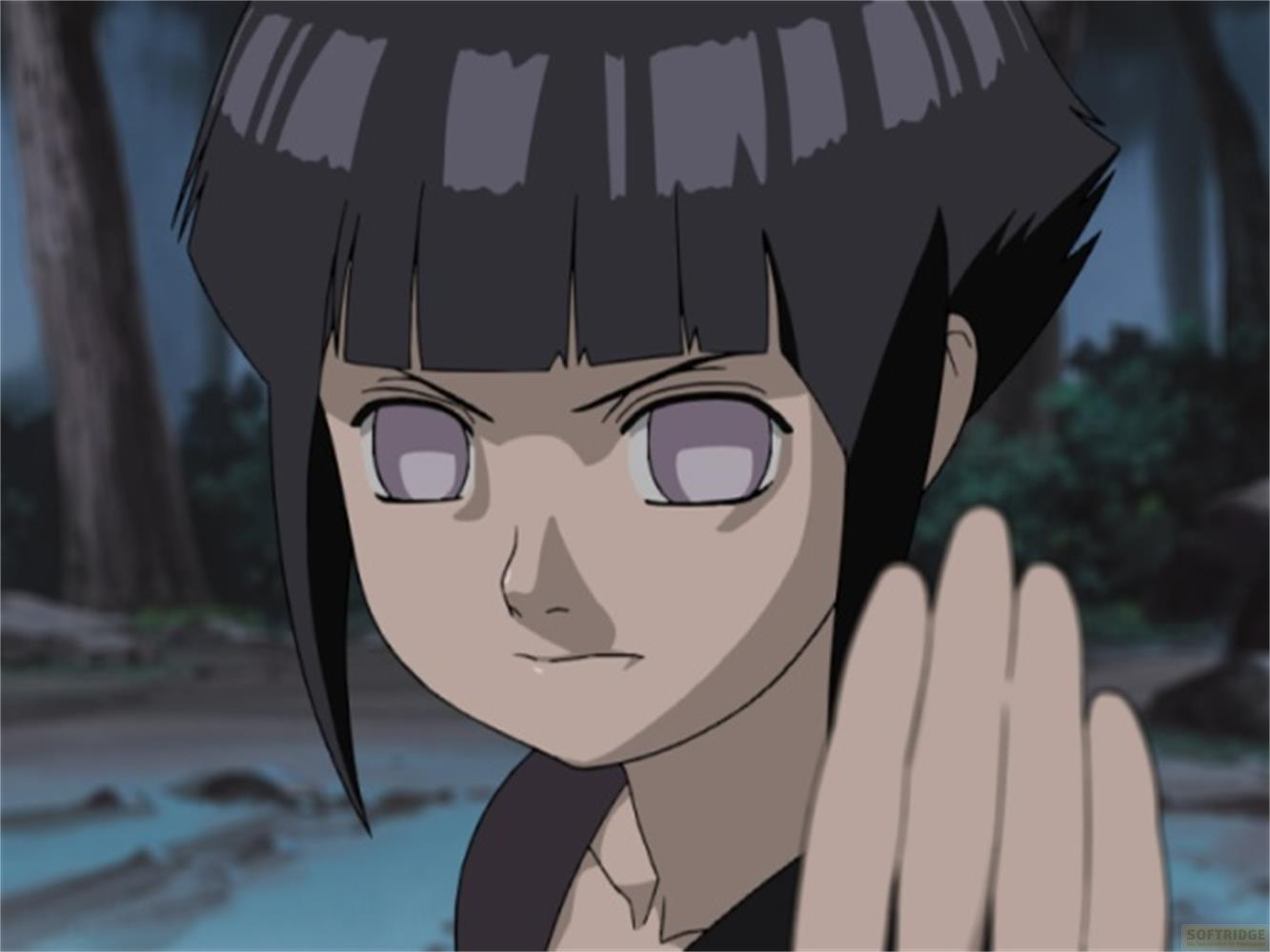 Hinata lève la main en regardant la caméra. Des cheveux sombres encadrent son visage.