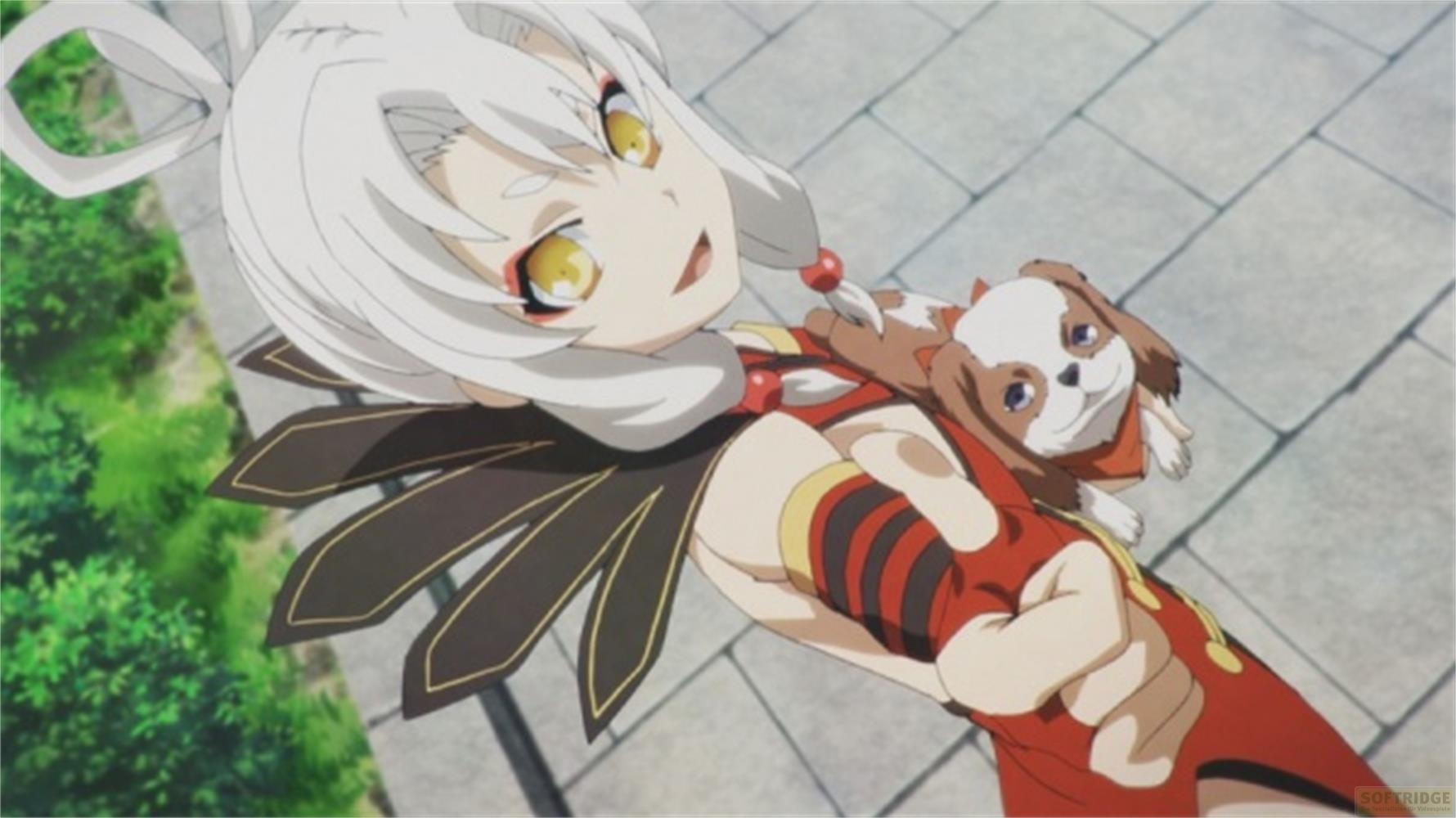 Una ragazza anime con capelli bianchi tiene un cane marrone.