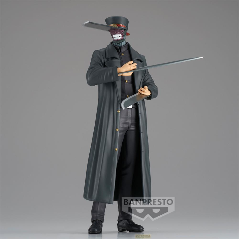 Eine Figur mit schwarzem Mantel, Hut und Klingen als Waffen.