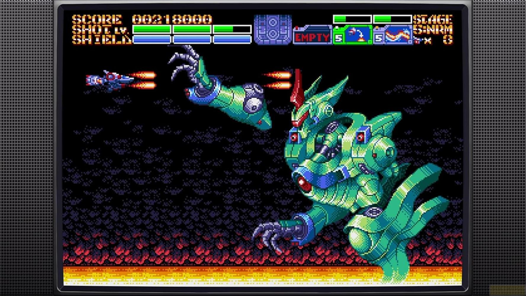 Un'astronave combatte un robot verde con braccio staccato, stile pixel art.