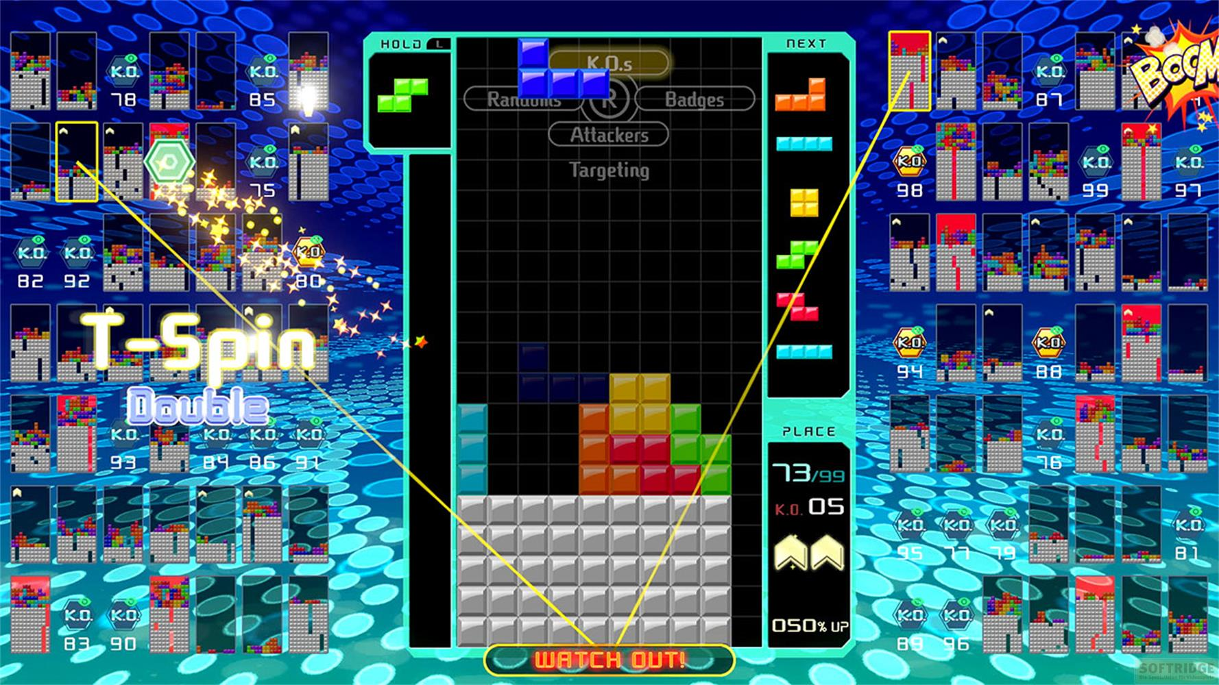 Un gioco Tetris multigiocatore mostra "T-Spin Double" e pile di blocchi.