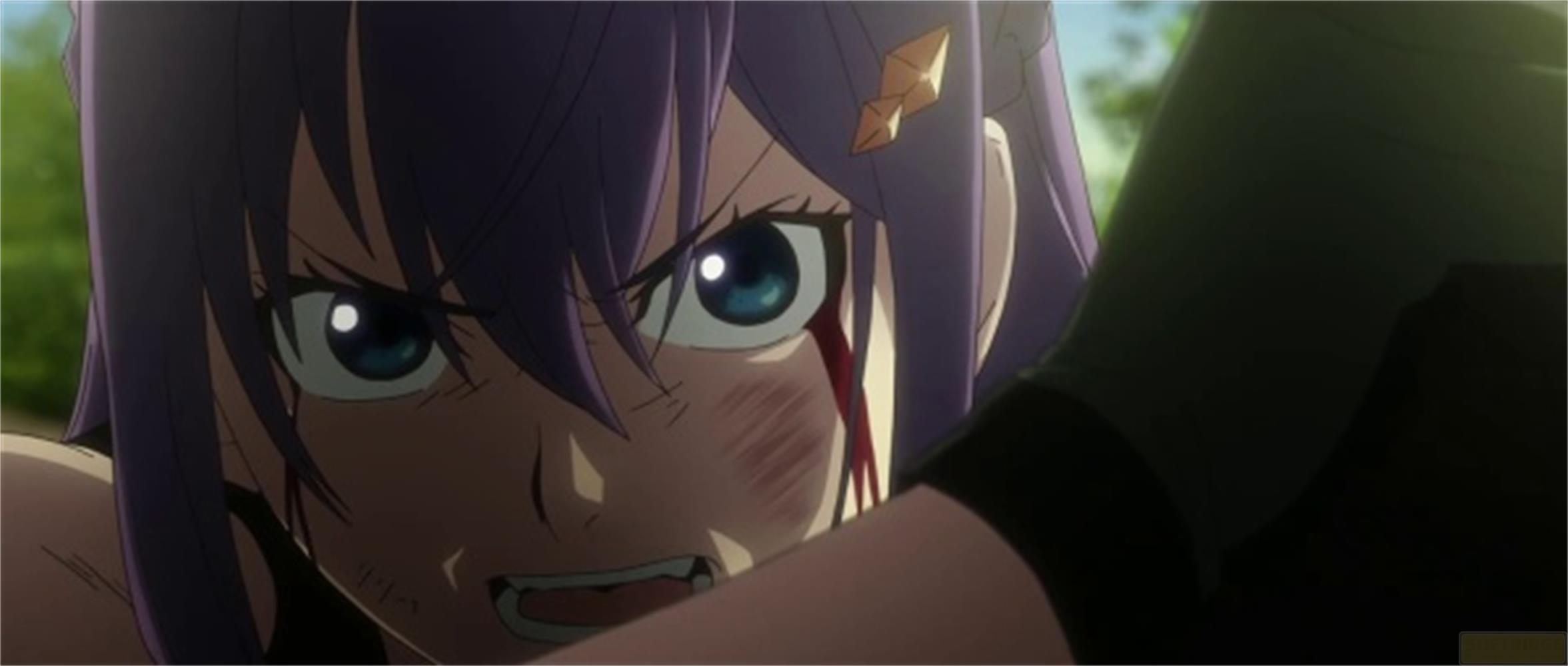 Ragazza anime con capelli viola, occhi blu, guancia insanguinata ed espressione arrabbiata.