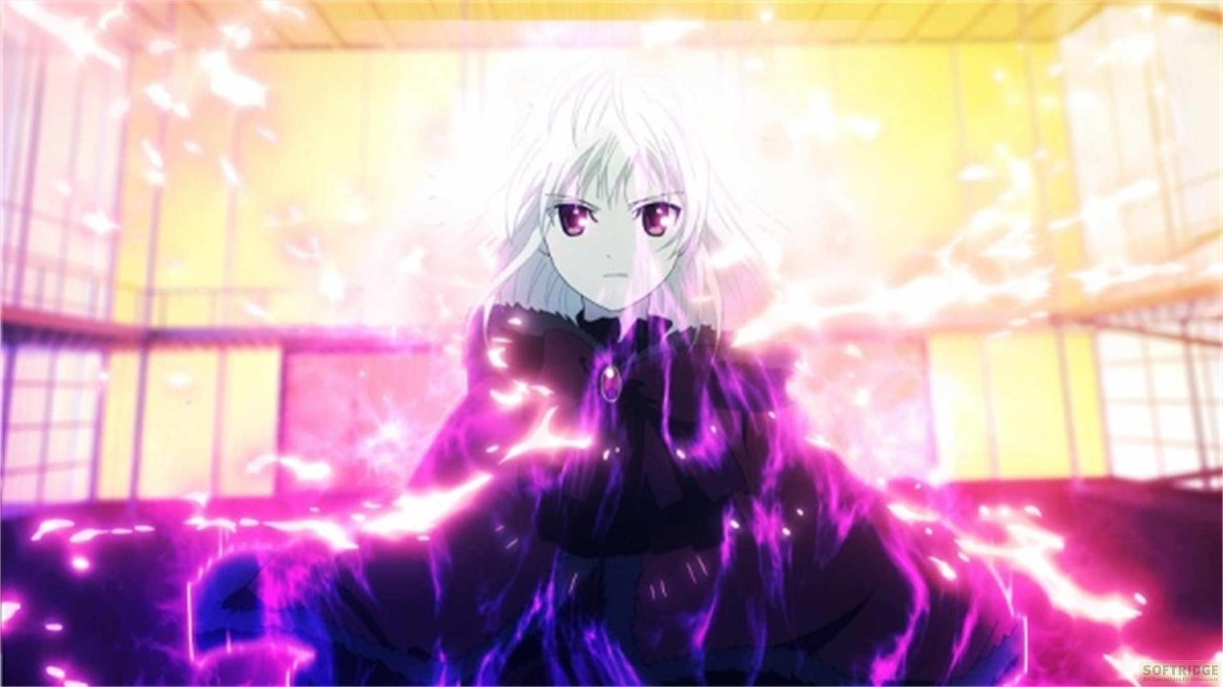 Una ragazza anime con capelli bianchi e occhi viola, circondata da energia viola.