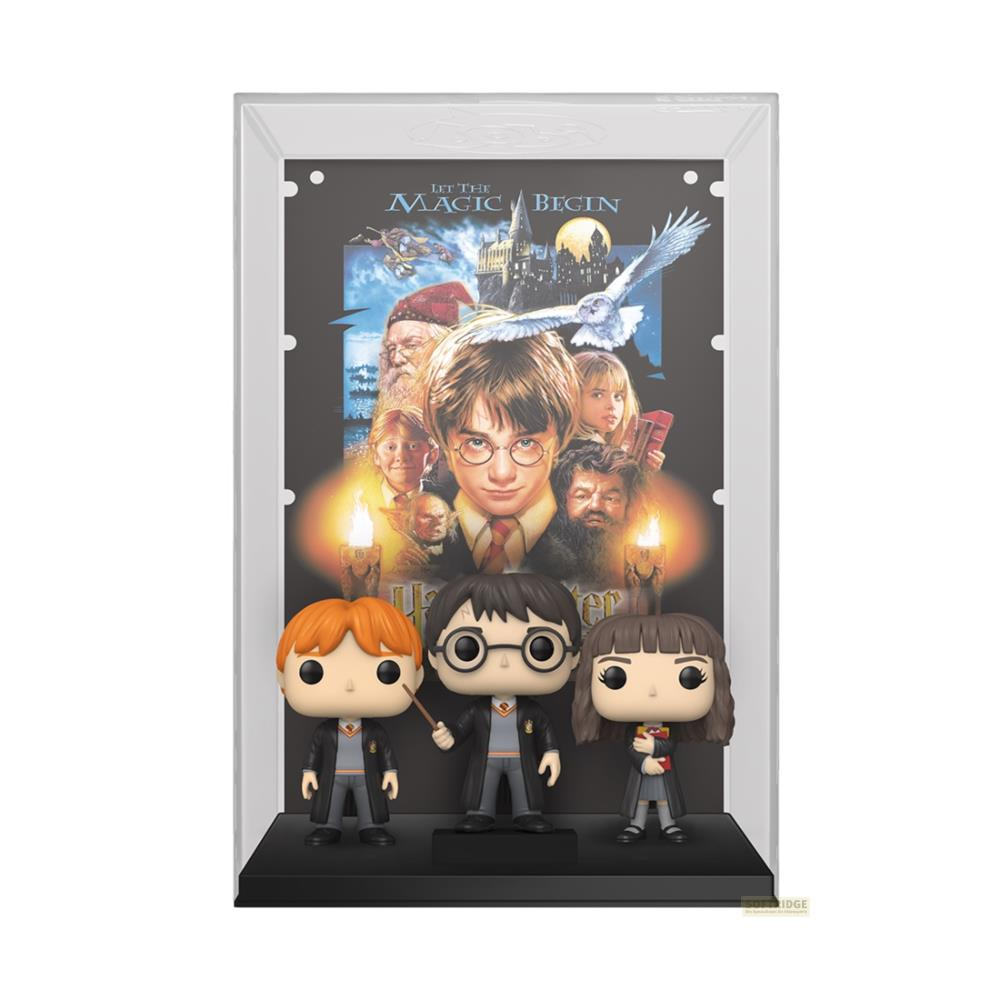 Drei Harry Potter Figuren vor einem Filmplakat. Ein Junge mit Brille steht in der Mitte.