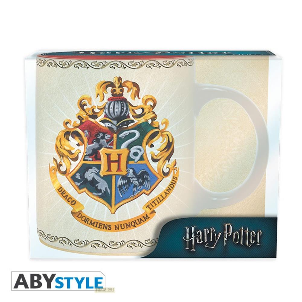 Harry Potter Tasse mit Hogwarts-Wappen und Schriftzug.
