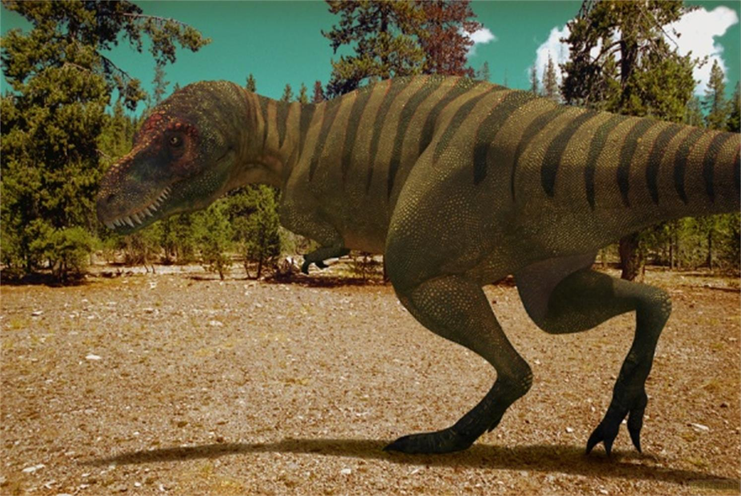 Un Tyrannosaurus Rex con corpo verde e strisce scure in una foresta.