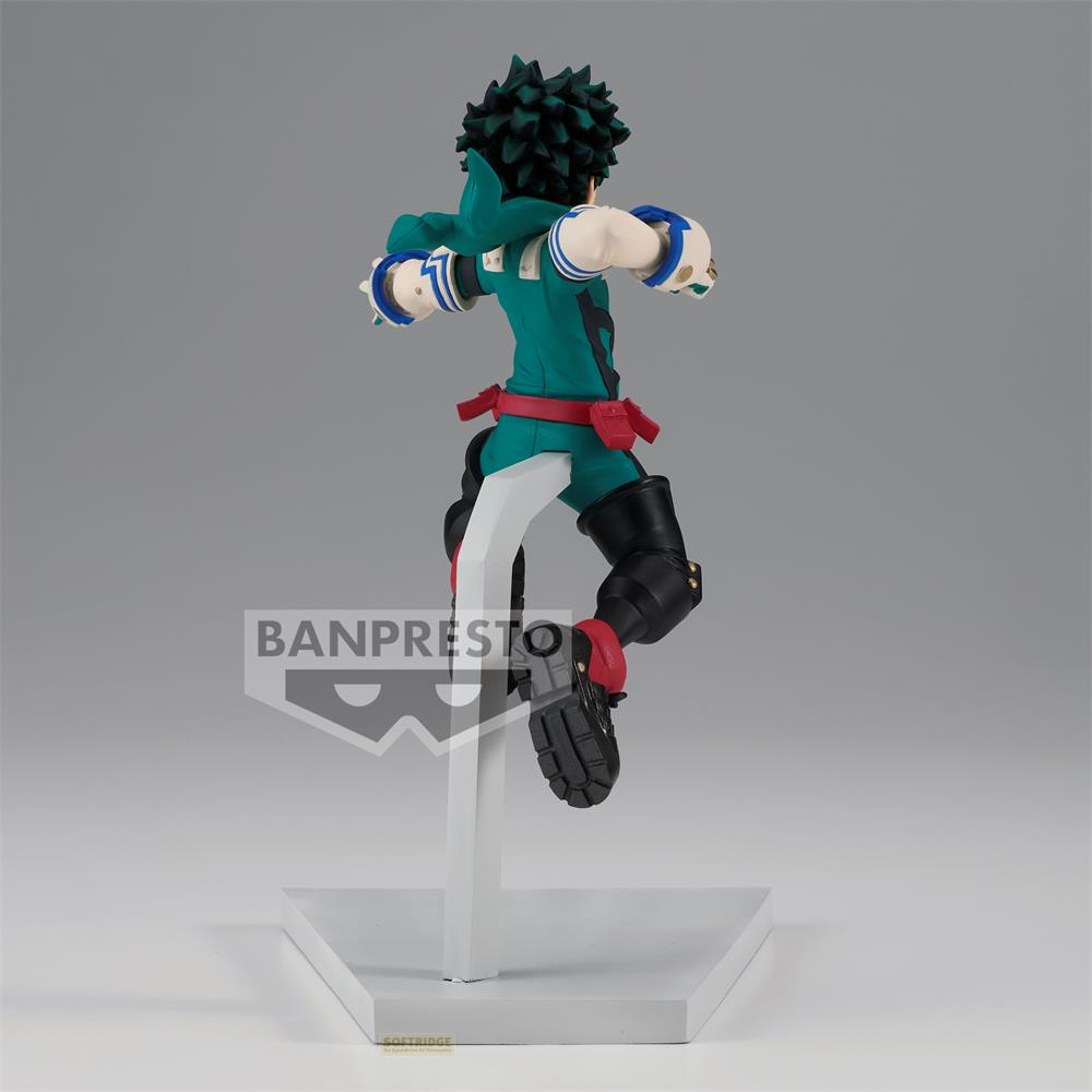 Eine grünhaarige Anime-Figur im Teals Anzug mit roten Akzenten, mitten im Sprung auf einem weißen Ständer.