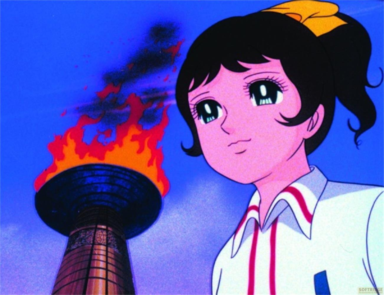 Anime-Mädchen blickt auf eine brennende Fackel unter blauem Himmel.