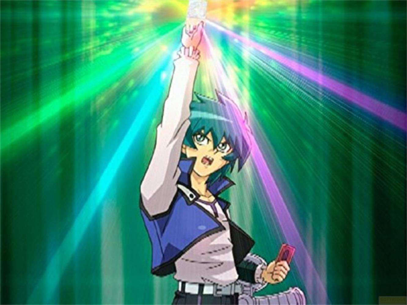 Personaggio stile anime con capelli blu tiene in alto una carta. Raggi di luce verdi e viola.