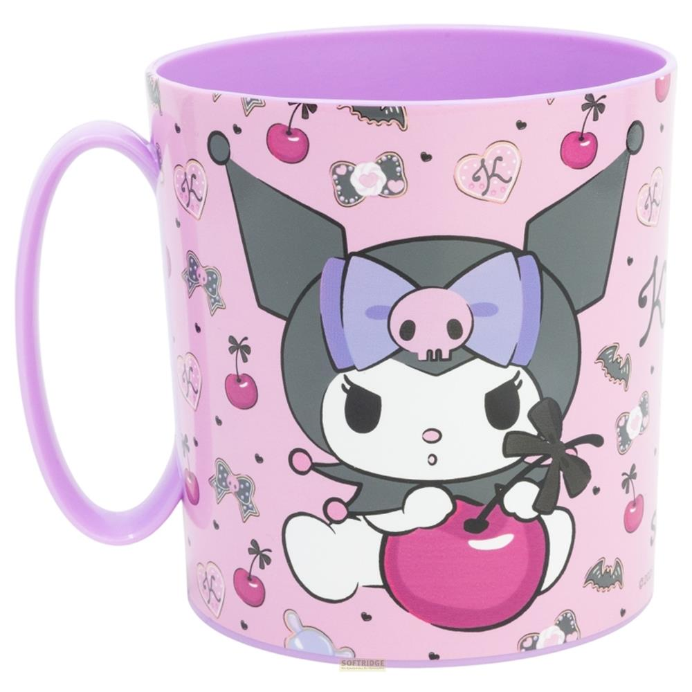 Ein rosa Becher mit Kuromi, der eine Kirsche hält. Kleine Kirschen und Schleifen sind abgebildet.