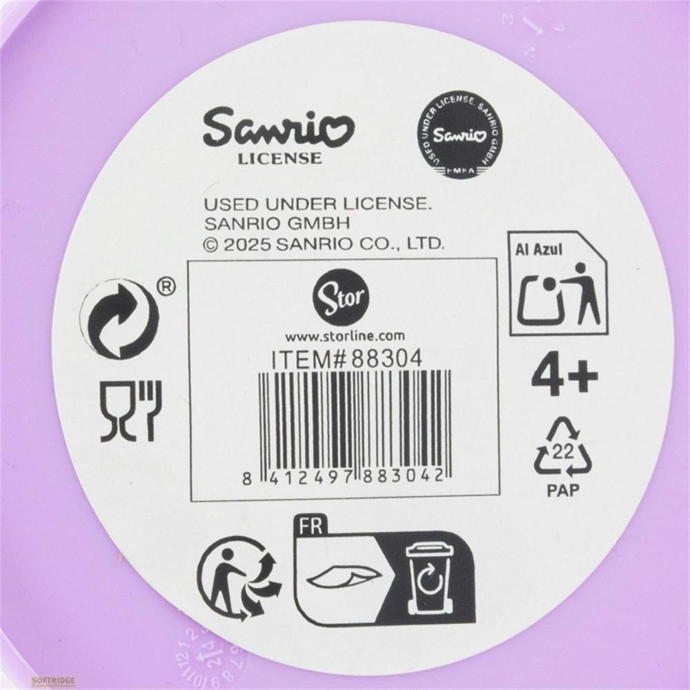 Lila Etikett mit Sanrio-Lizenzinfo, Barcode, Stor-Logo und Icons.