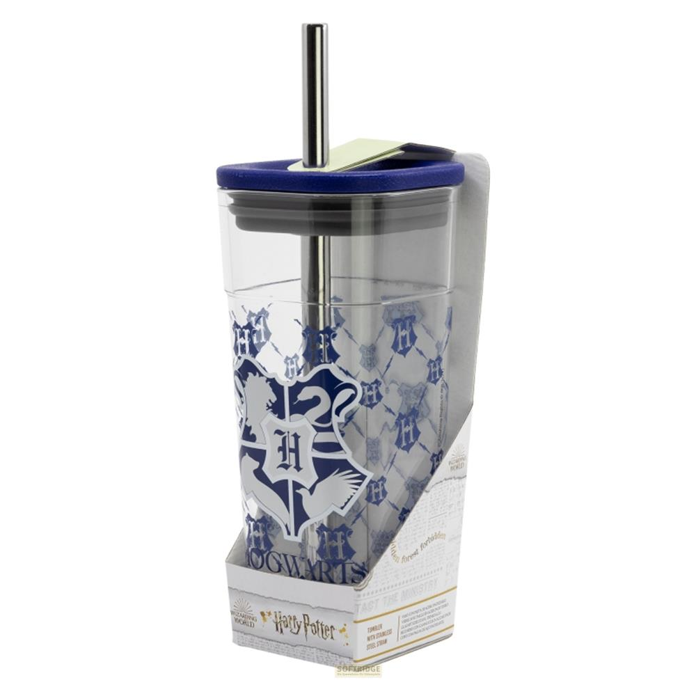 Un vaso Harry Potter Hogwarts con pajita de metal plateada y tapa azul.