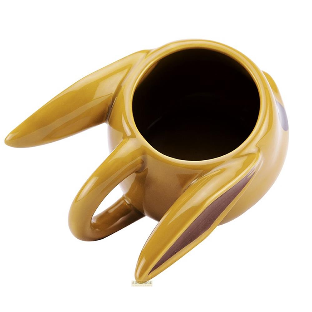 Gelbe Tasse mit langen Ohren, wie ein Pikachu-Charakter.