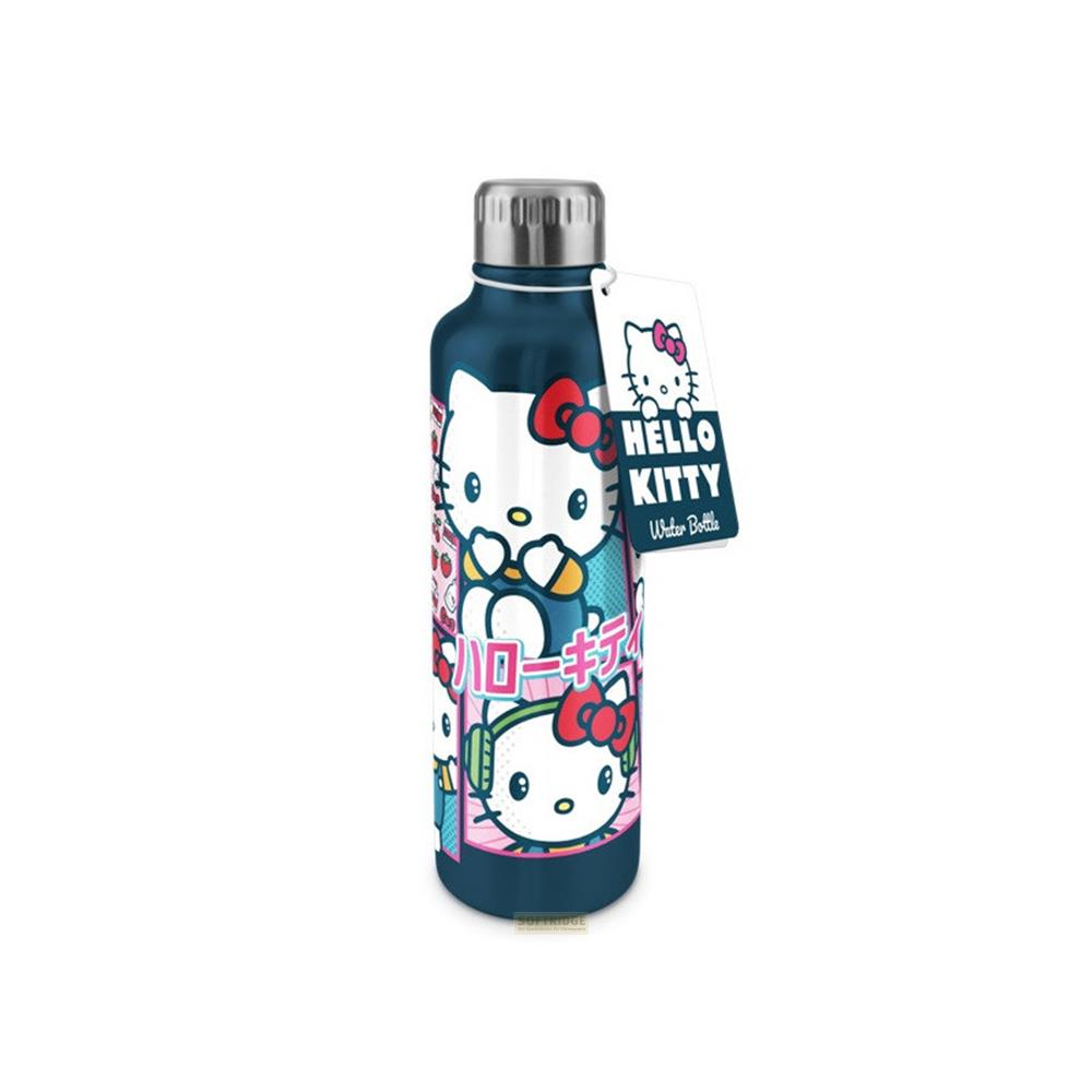 Ciemnoniebieska butelka na wodę Hello Kitty z różnymi wizerunkami Hello Kitty i japońskim tekstem.