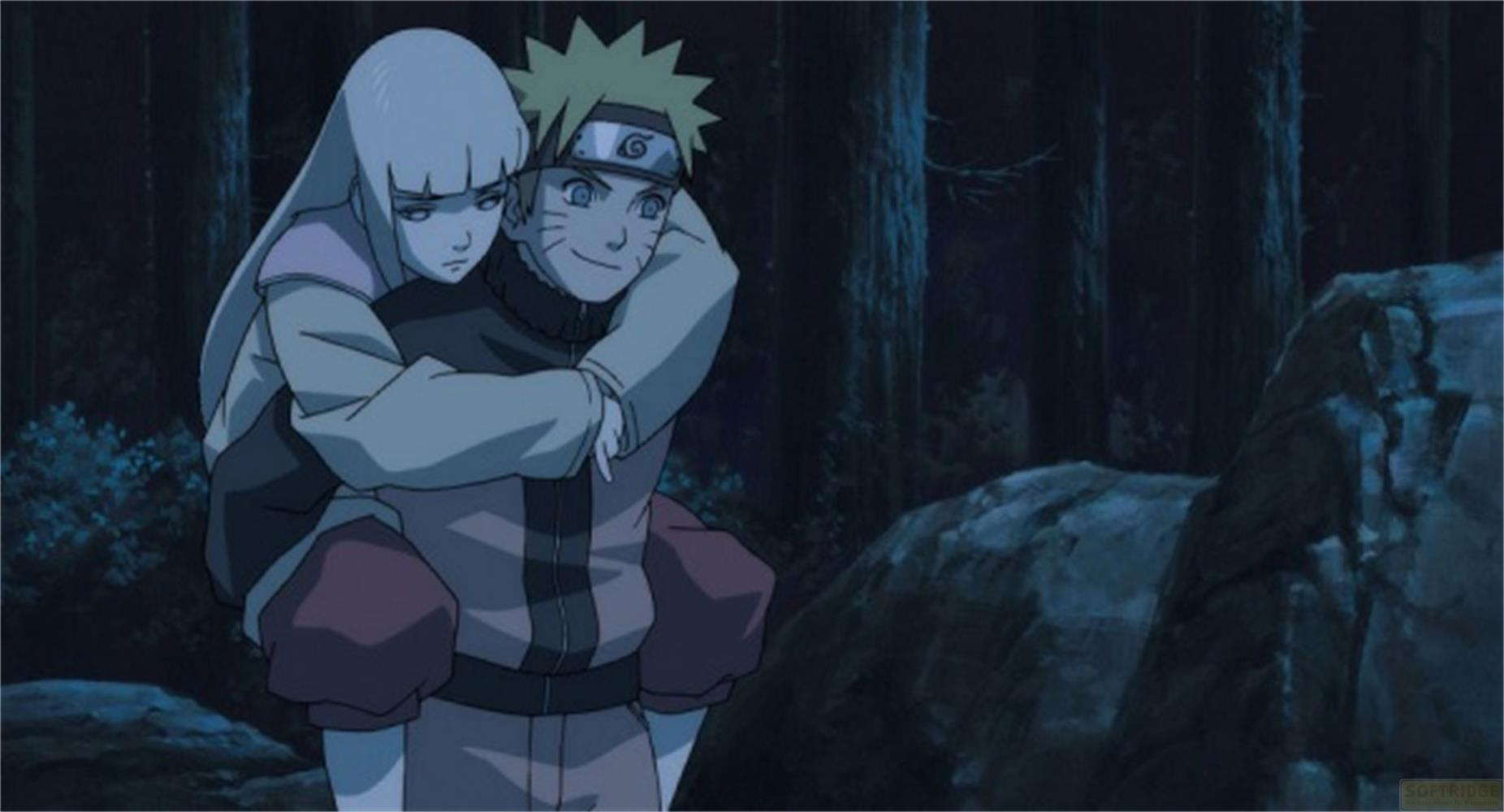 Naruto porta Yuka sulla schiena attraverso una foresta scura.